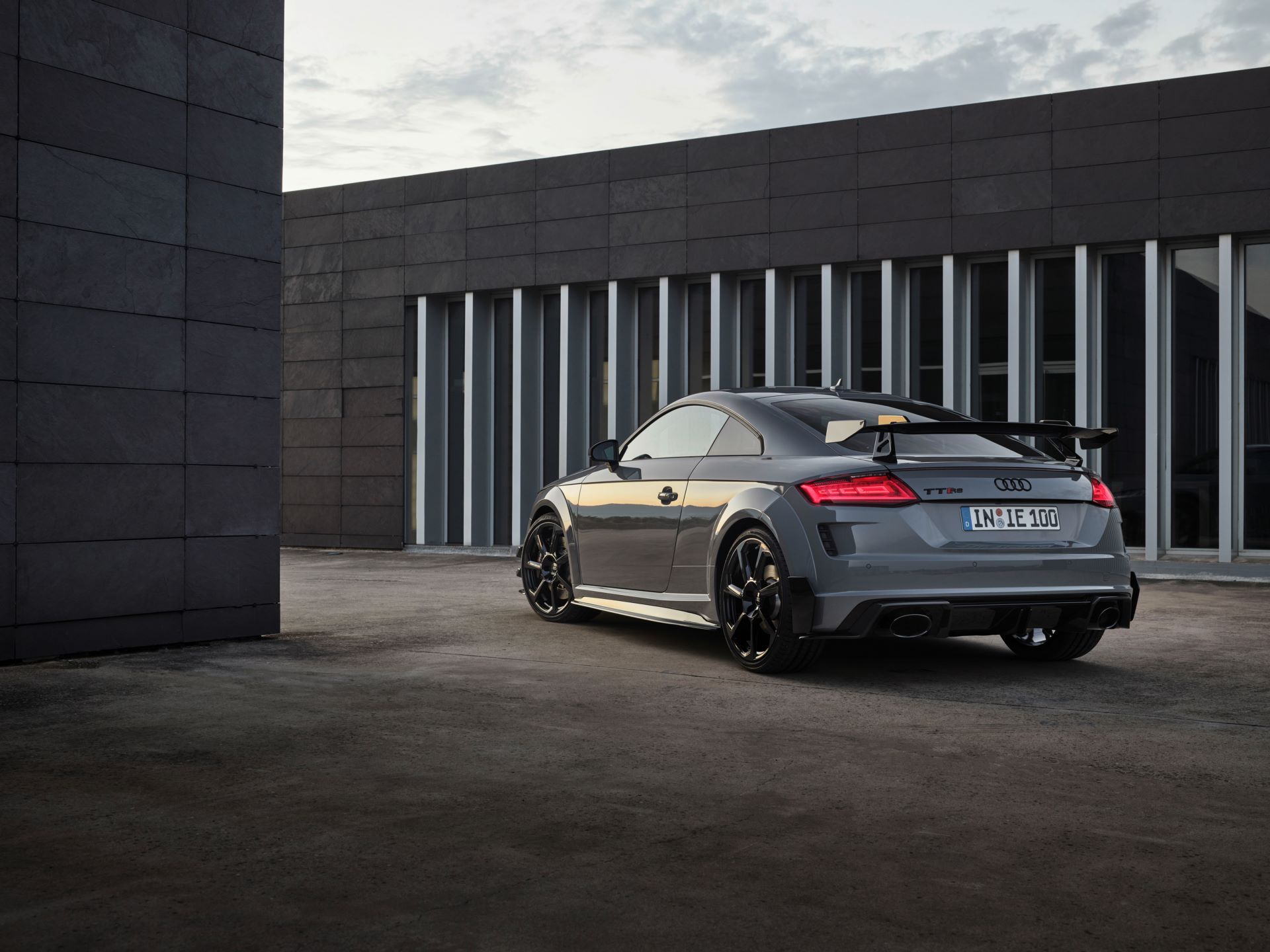 Audi-TT-RS-Iconic-Edition-34