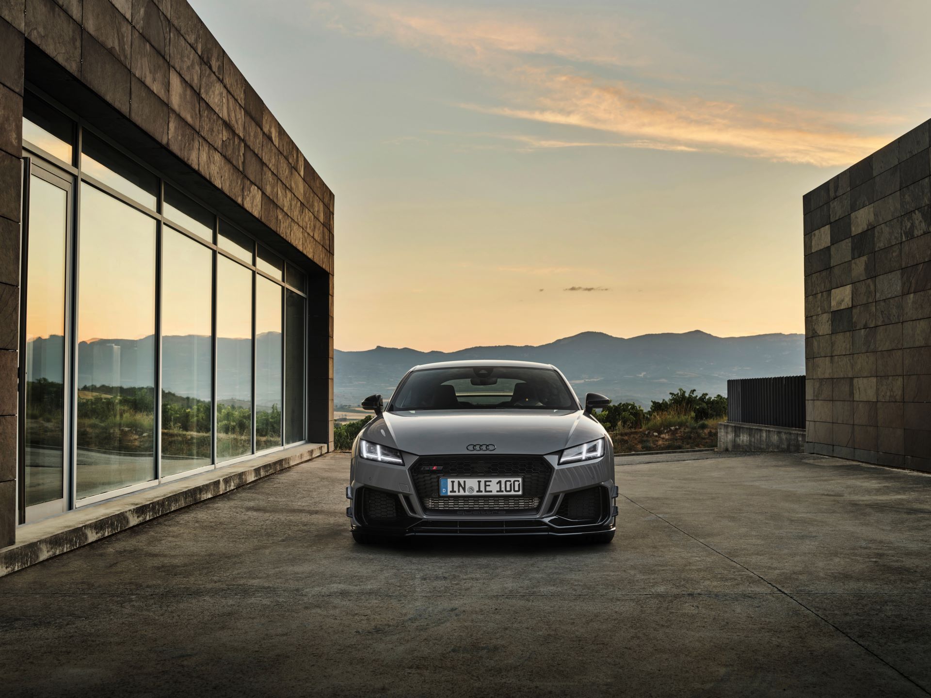 Audi-TT-RS-Iconic-Edition-36