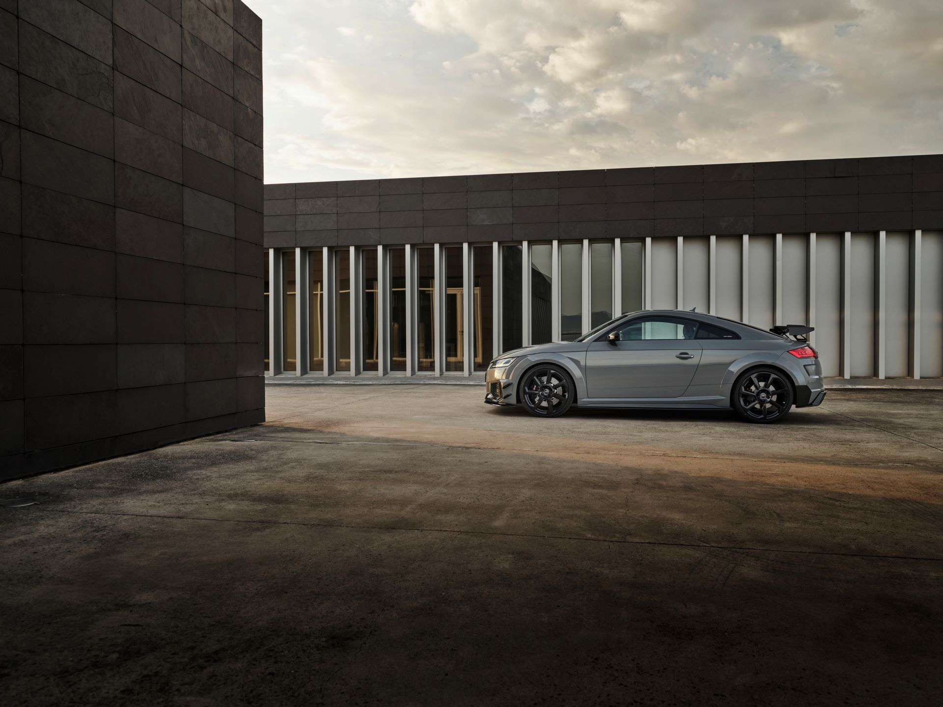 Audi-TT-RS-Iconic-Edition-39