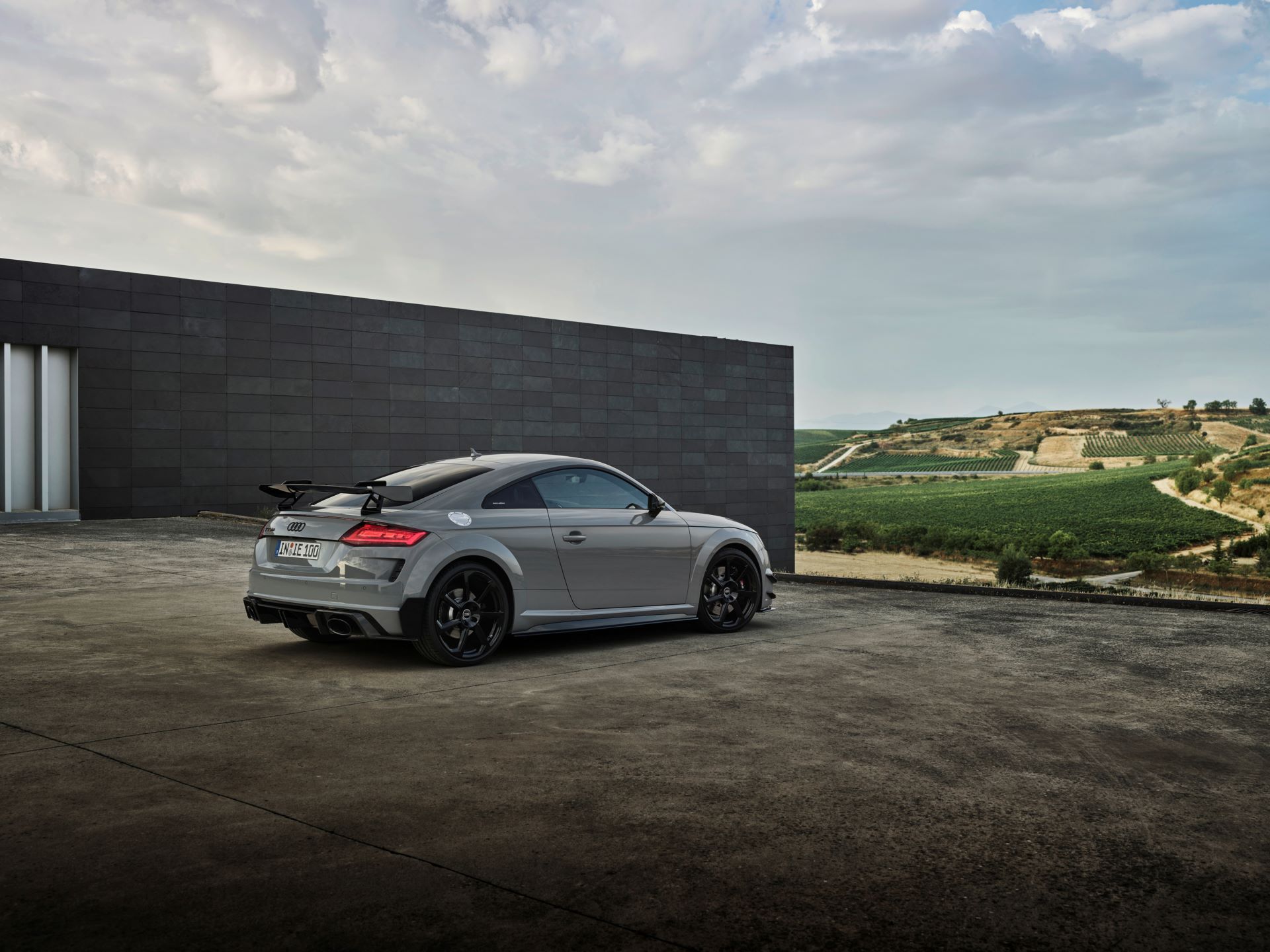 Audi-TT-RS-Iconic-Edition-42