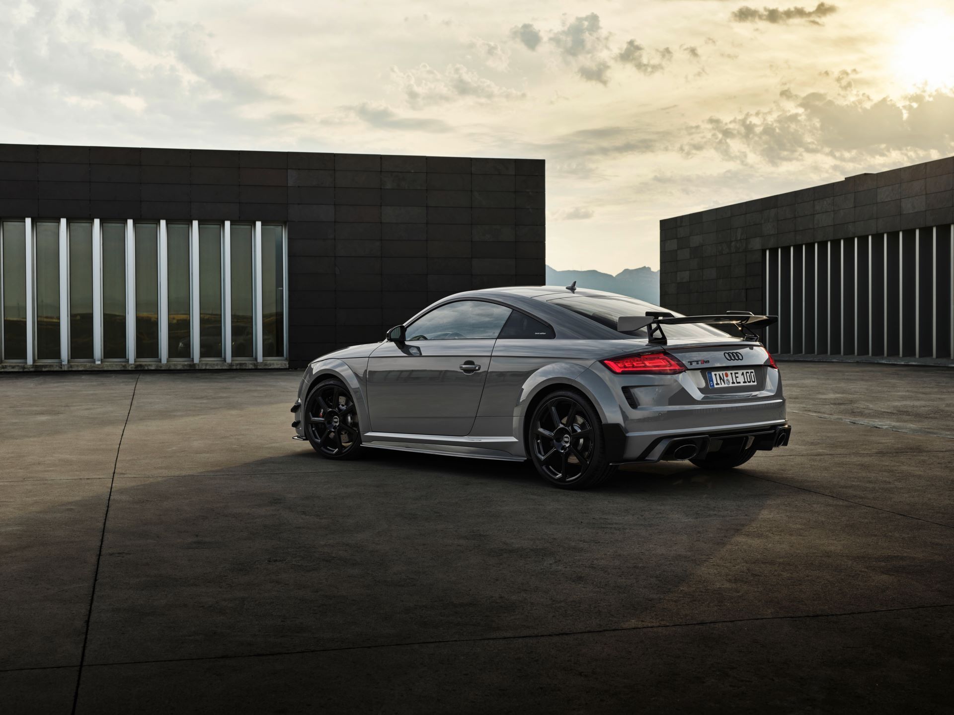 Audi-TT-RS-Iconic-Edition-44