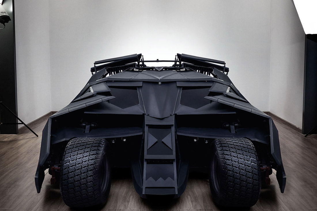 Batmobile-Tumbler-electric-replica-2