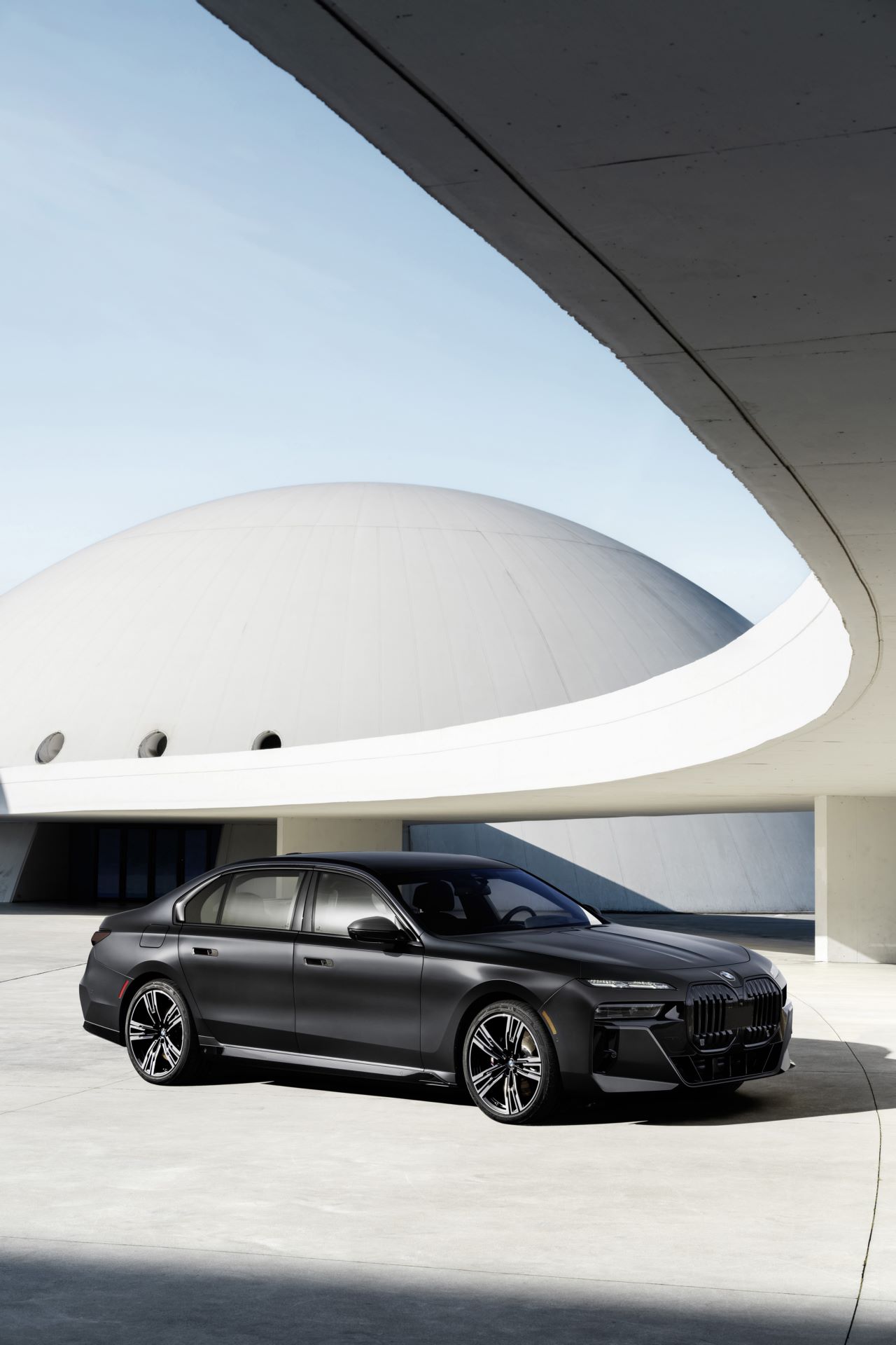 BMW-760i-xDrive-2022-1