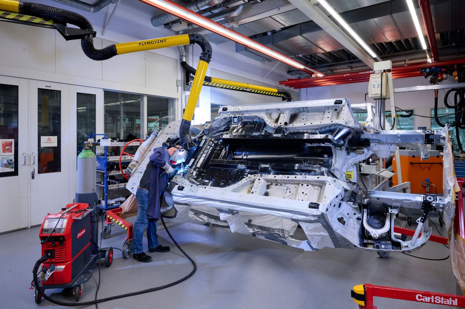 BMW-iX5-Hydrogen-production-plant-19