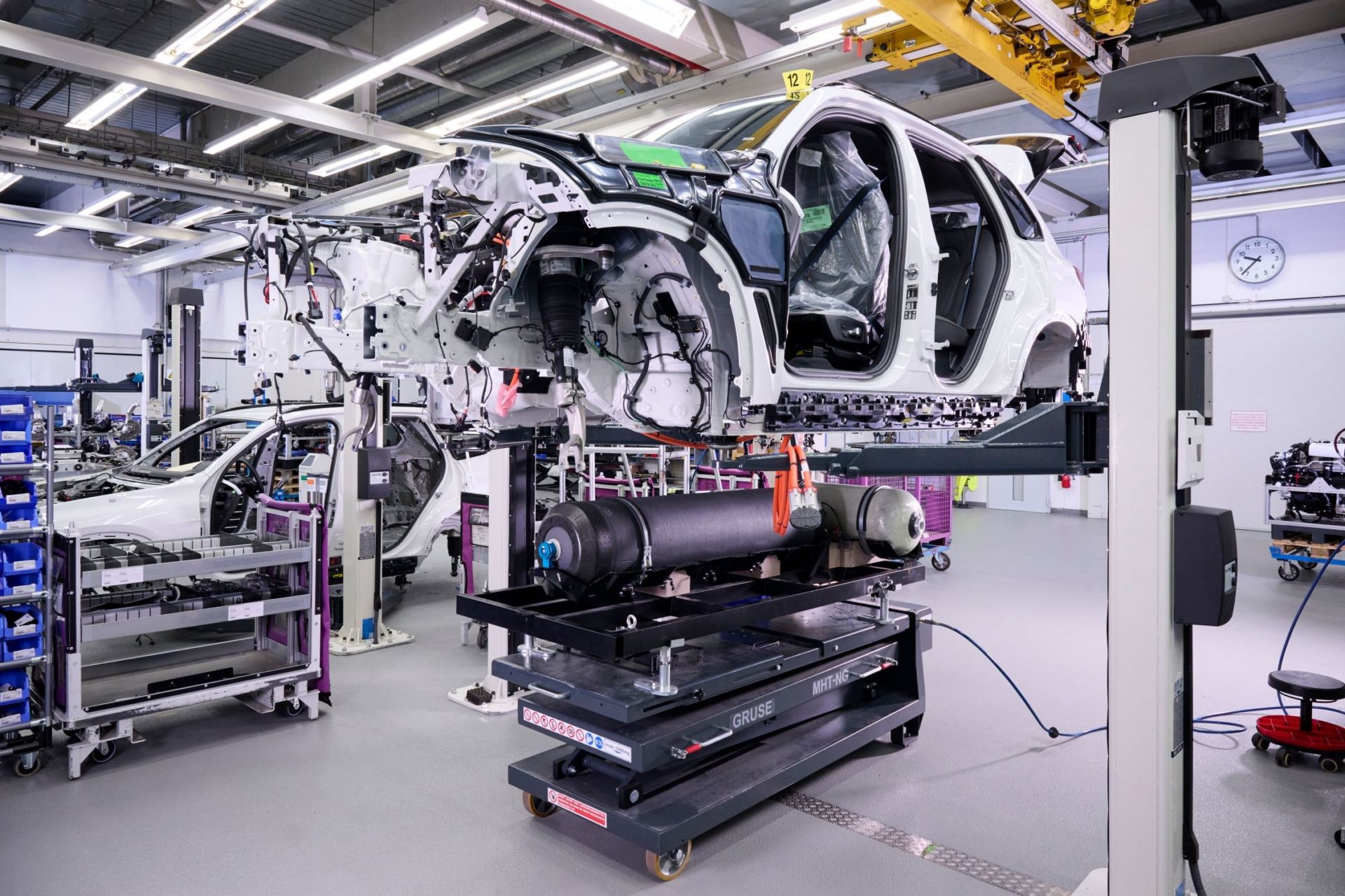 BMW-iX5-Hydrogen-production-plant-23