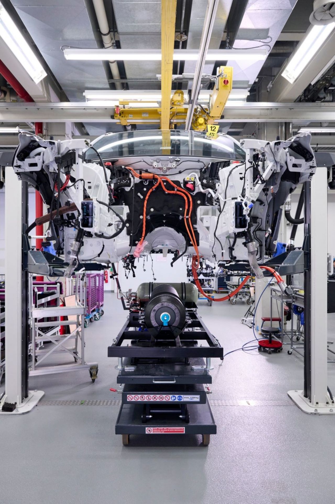 BMW-iX5-Hydrogen-production-plant-25