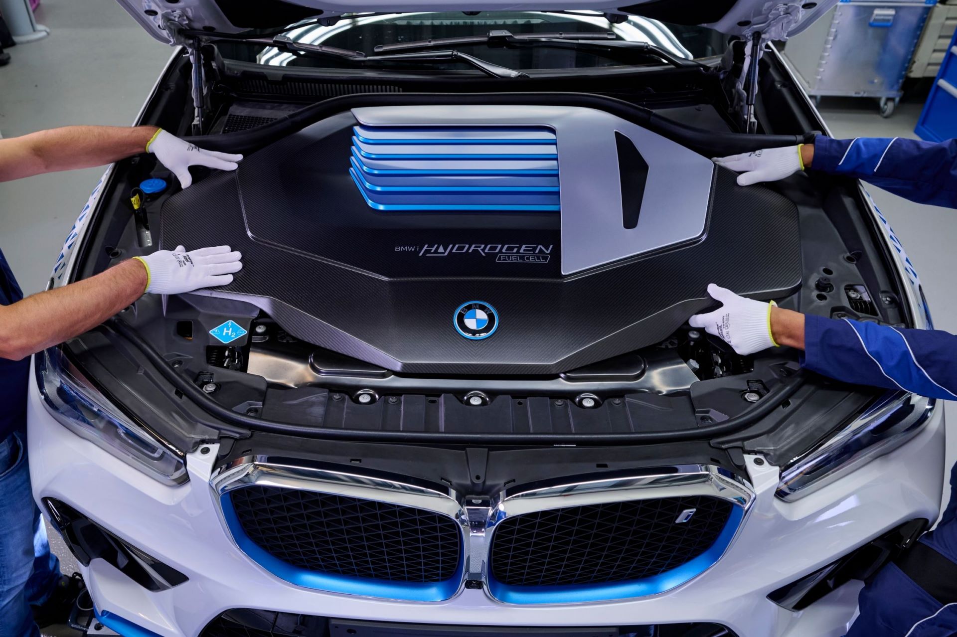 BMW-iX5-Hydrogen-production-plant-9