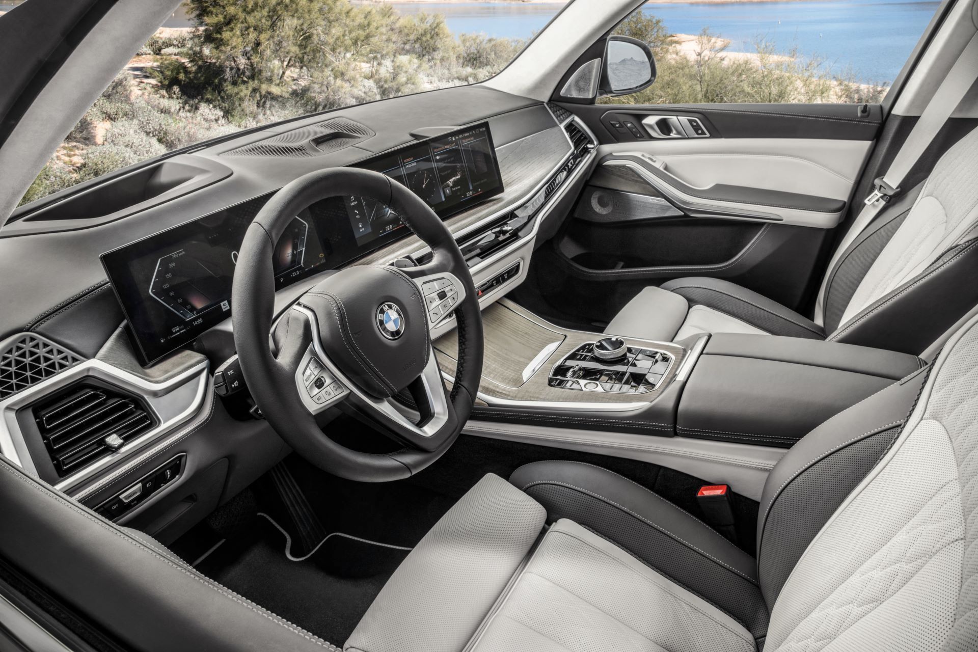 1_BMW-X7-facelift-2023-114