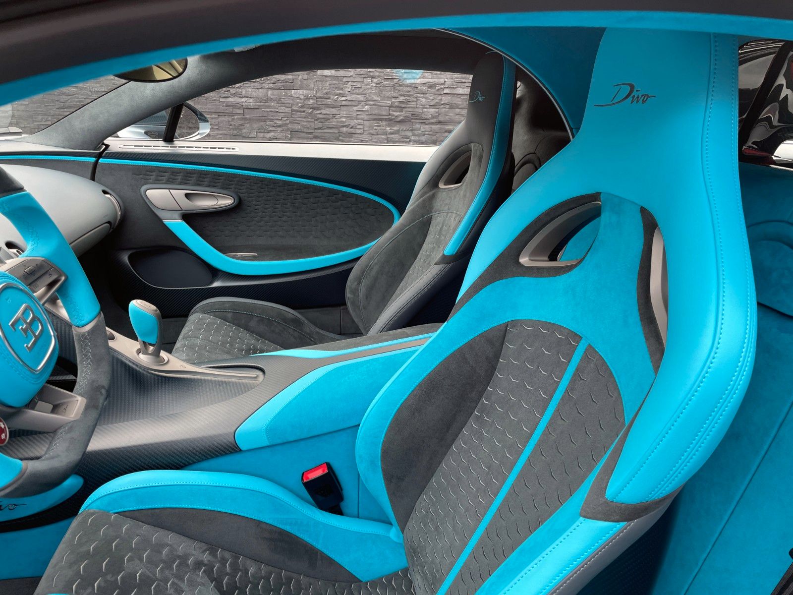 Bugatti-Divo-for-sale-4