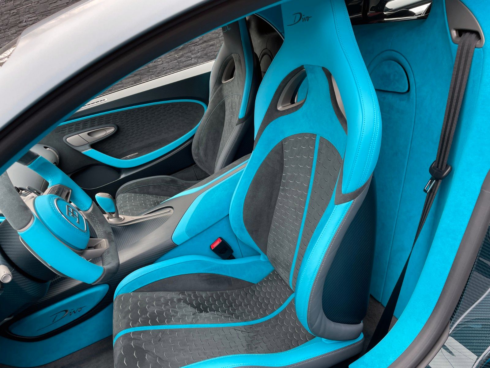 Bugatti-Divo-for-sale-5