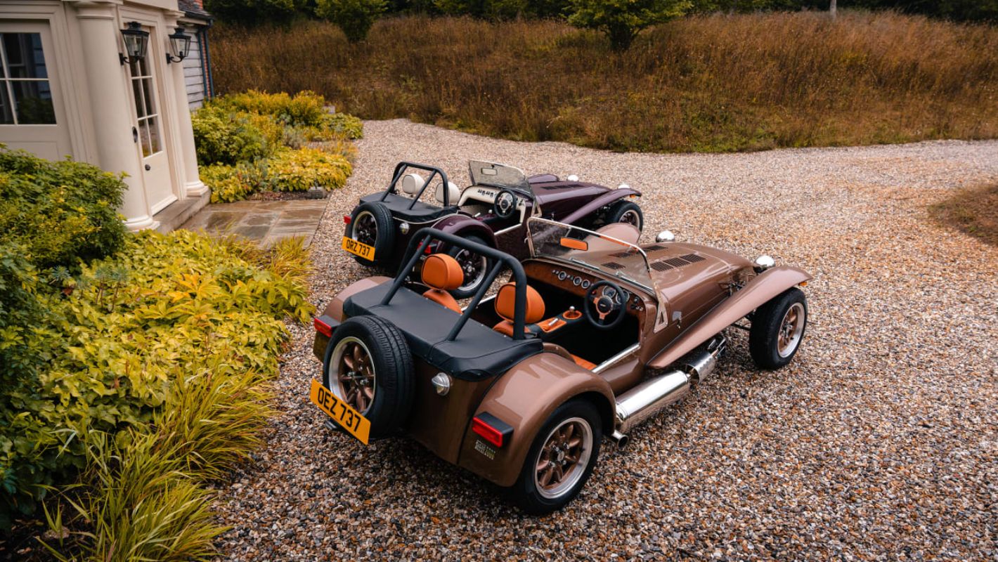 caterham-introduce-the-super-seven-600-and-2000-heritage-models_1
