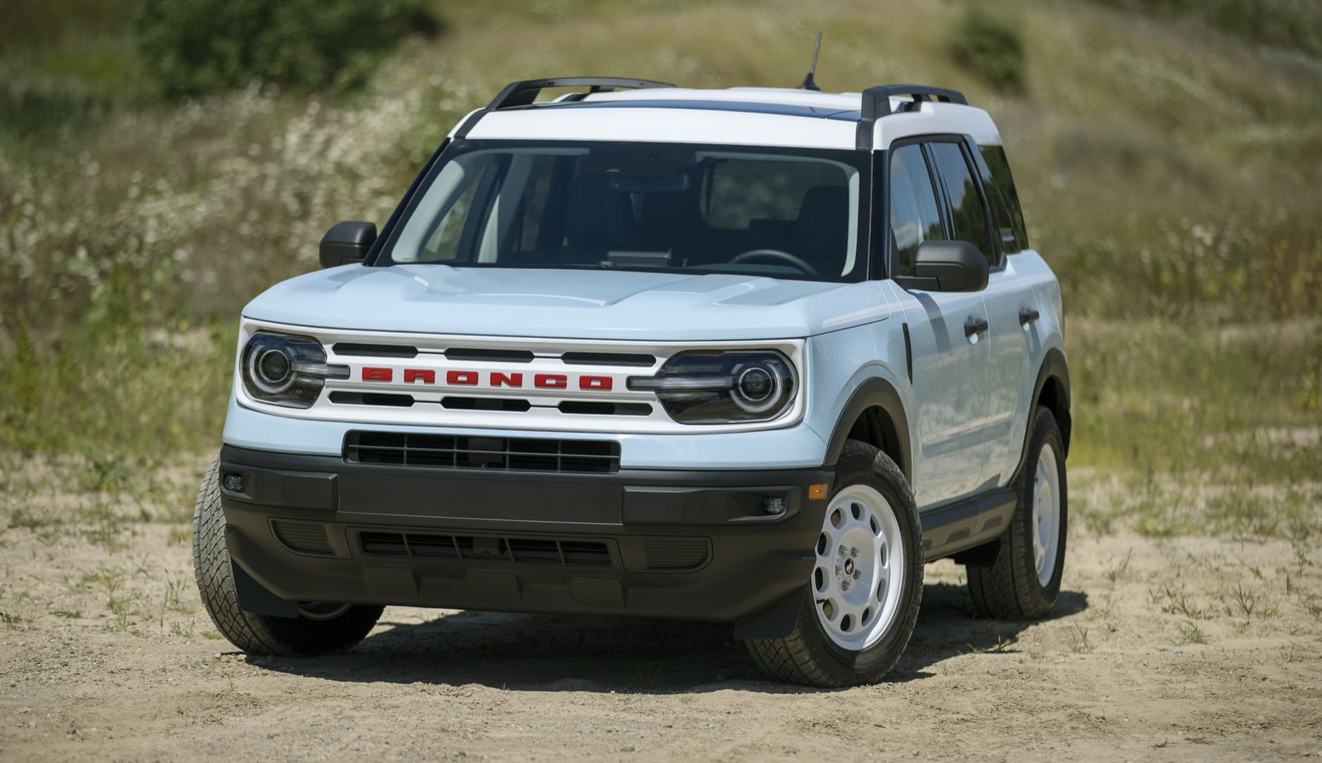 2023-Bronco-Sport-Heritage-Edition_Robins-Egg-Blue_01