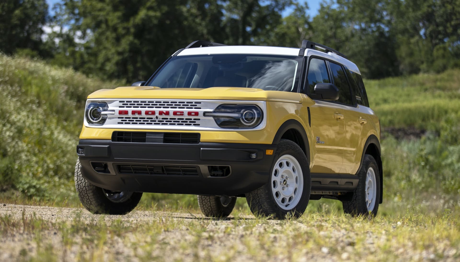 2023-Bronco-Sport-Heritage-Limited-Edition_Yellowstone_Metallic_01