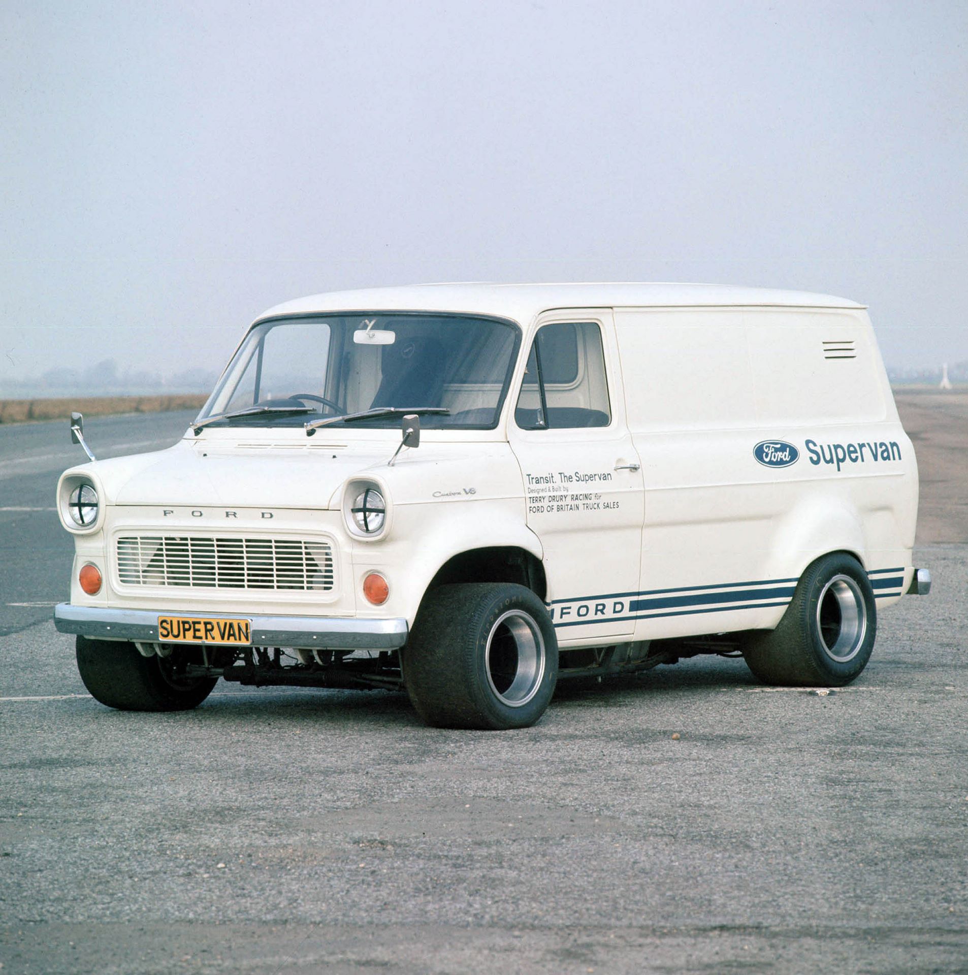 Ford-Electric-SuperVan-61