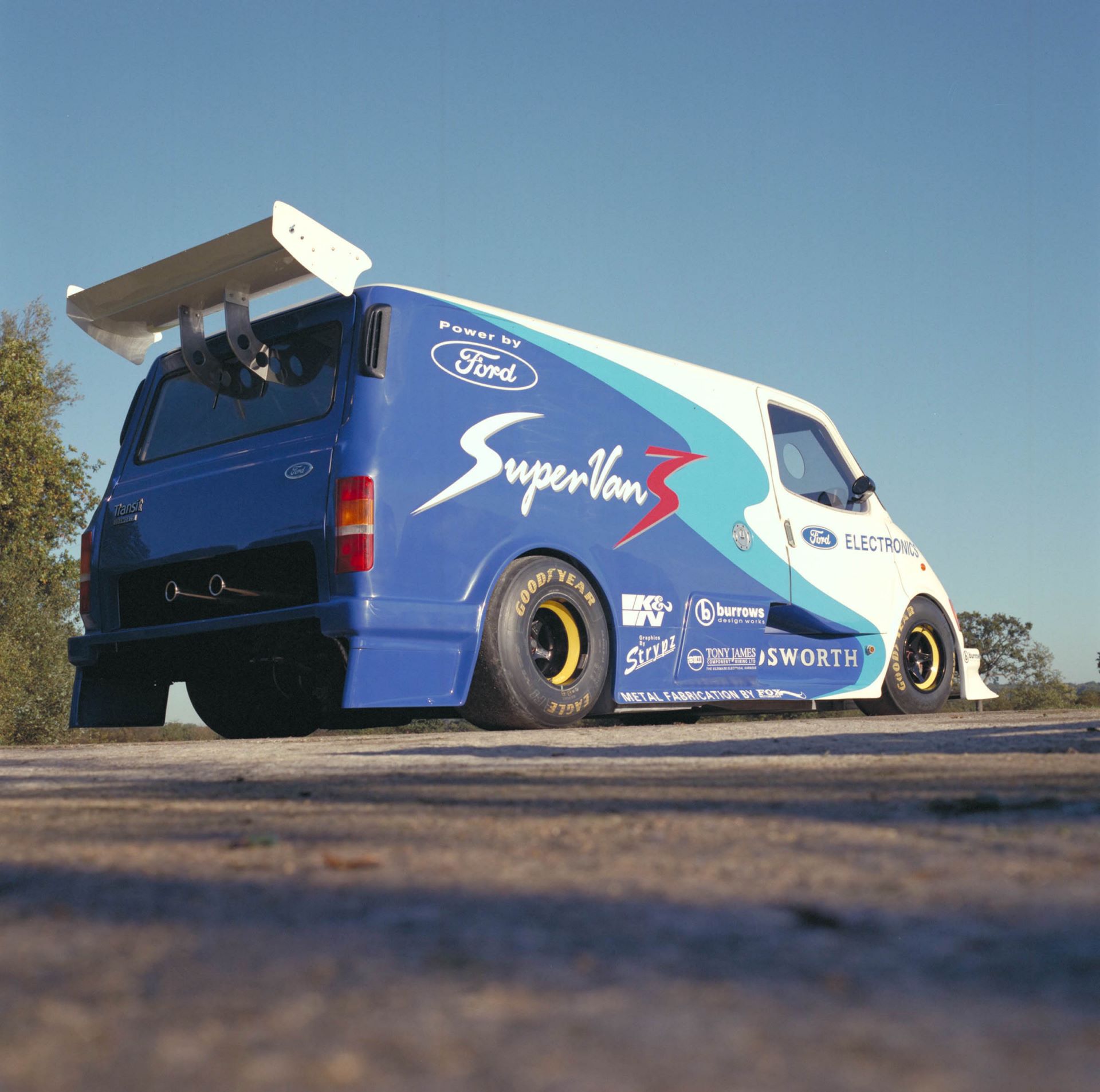 Ford-Electric-SuperVan-69