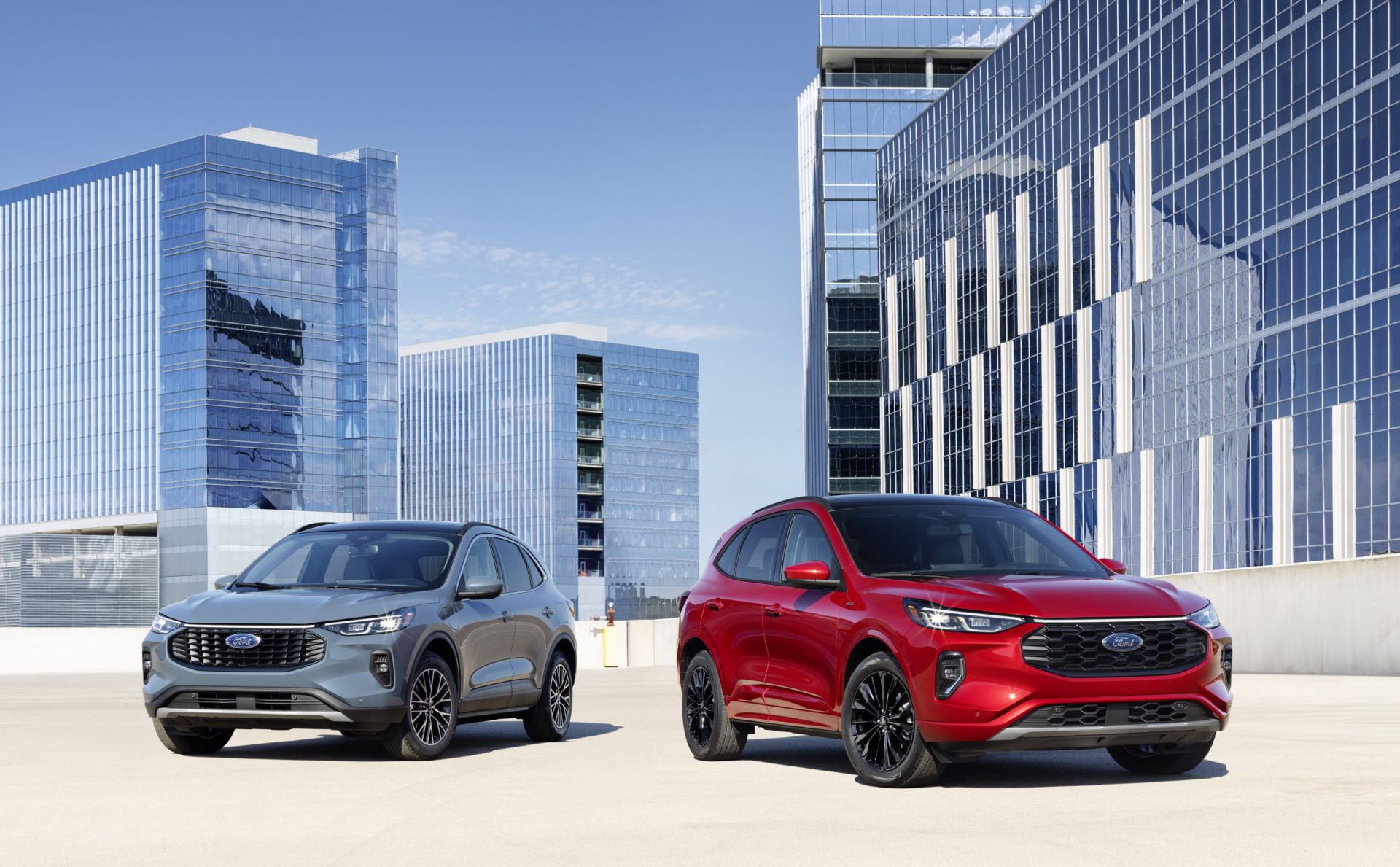 2023-Ford-Escape-Plug-In-Hybrid_Vapor-Blue_Ford-Escape-ST-Line-Elite_Rapid-Red_01