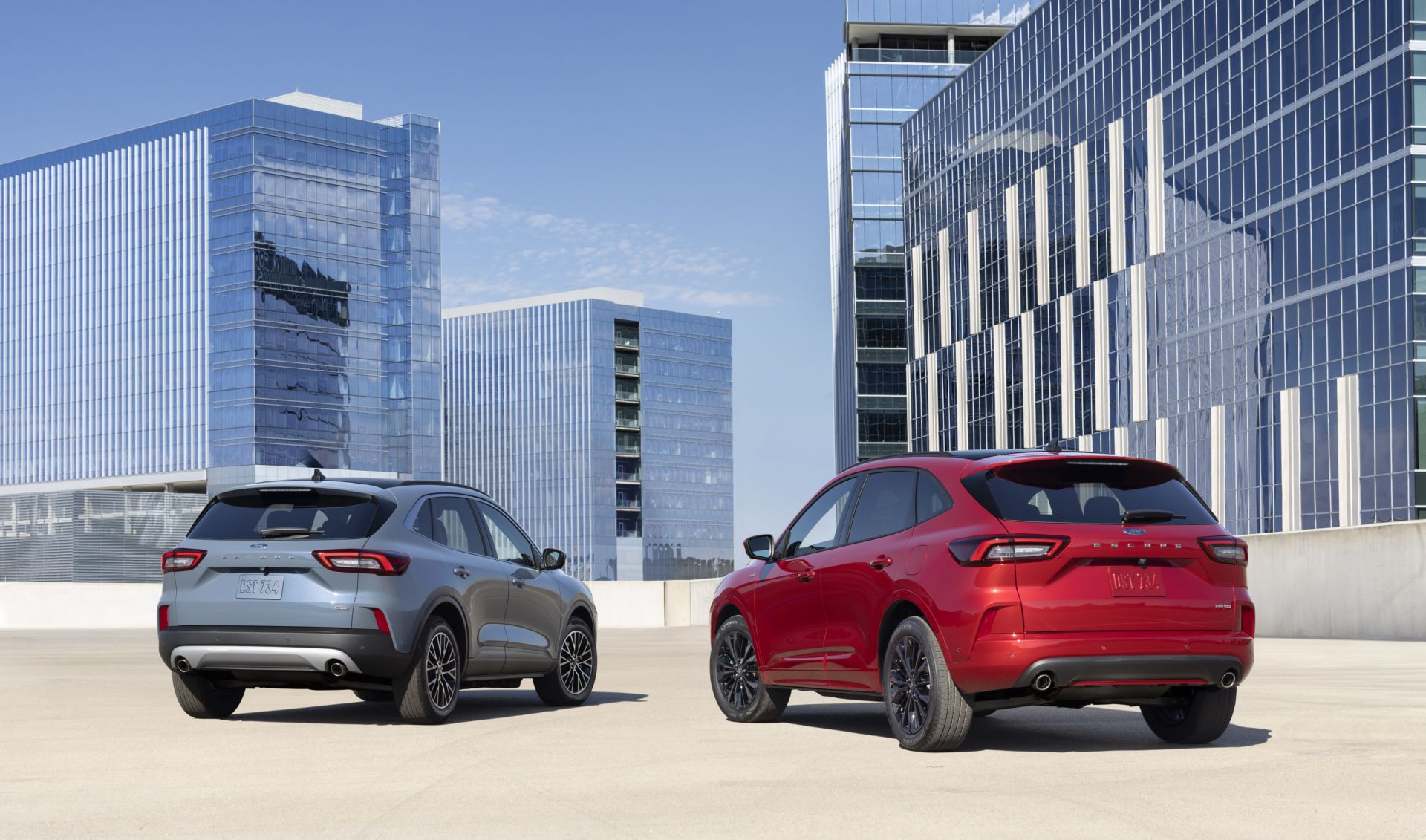 2023-Ford-Escape-Plug-In-Hybrid_Vapor-Blue_Ford-Escape-ST-Line-Elite_Rapid-Red_02