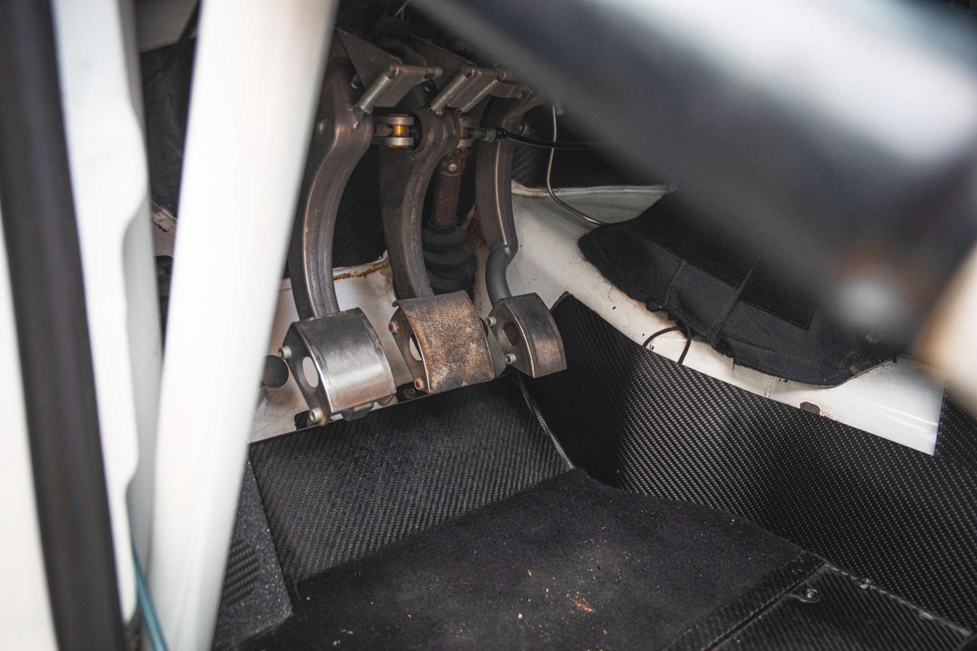 2001_Ford_Focus_WRC_Colin_McRae_sale-0027