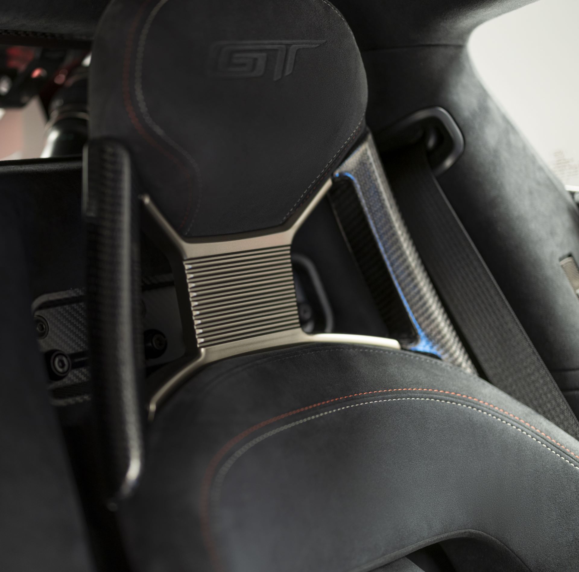2022-Ford-GT-Alan-Mann-Heritage-Edition_17