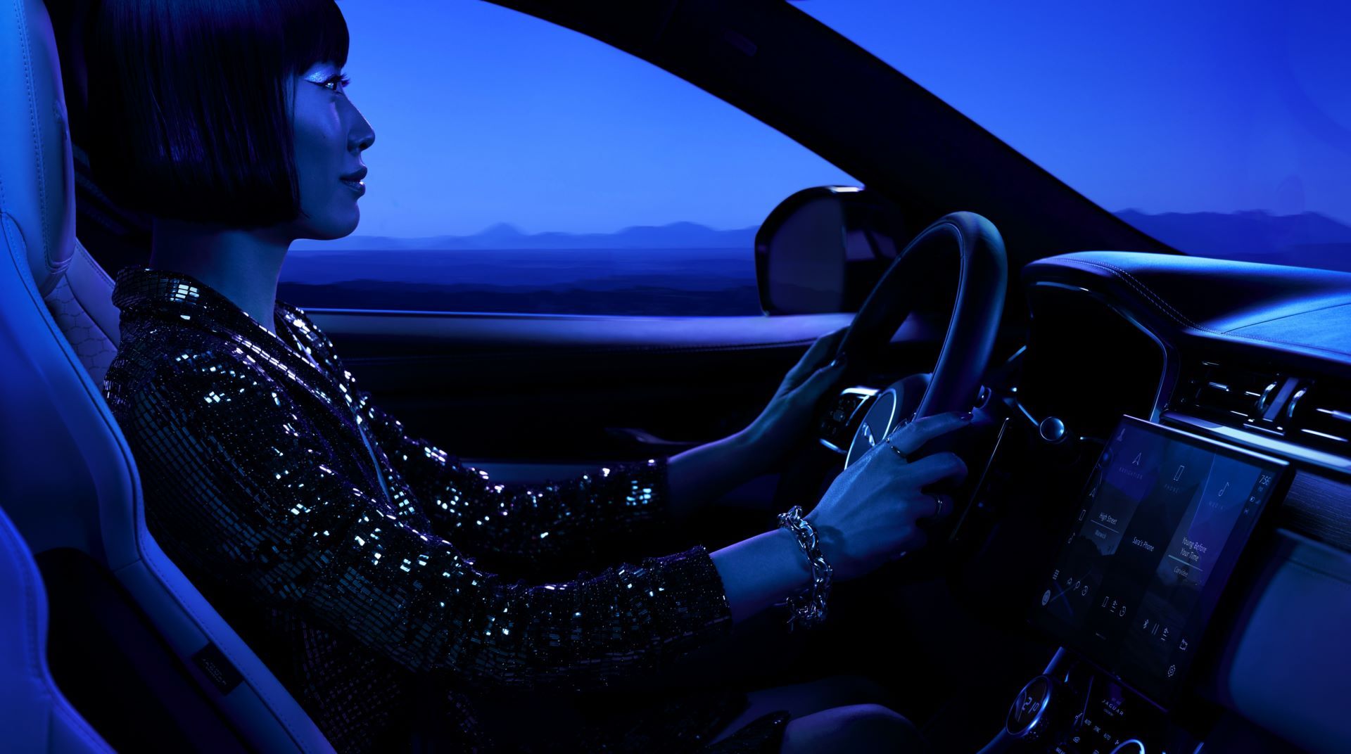 Jag_F-PACE_24MY_Interior_Lifestyle_GL_018_141222