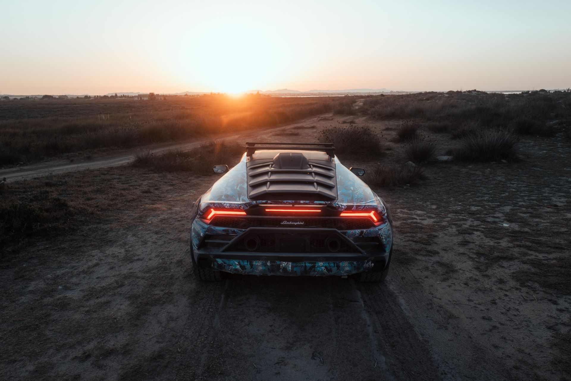 Lamborghini-Huracan-Sterrato-new-teasers-2