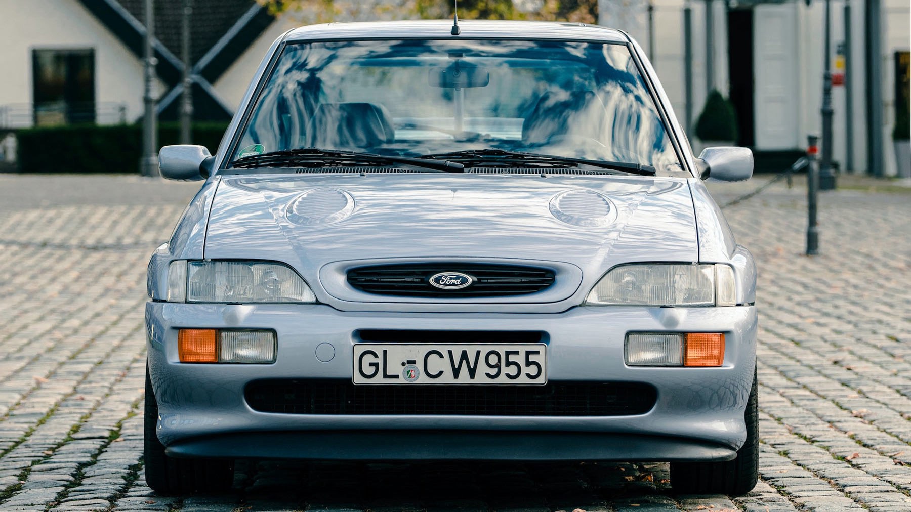 last_Ford_Escort_RS_Cosworth_sale-1