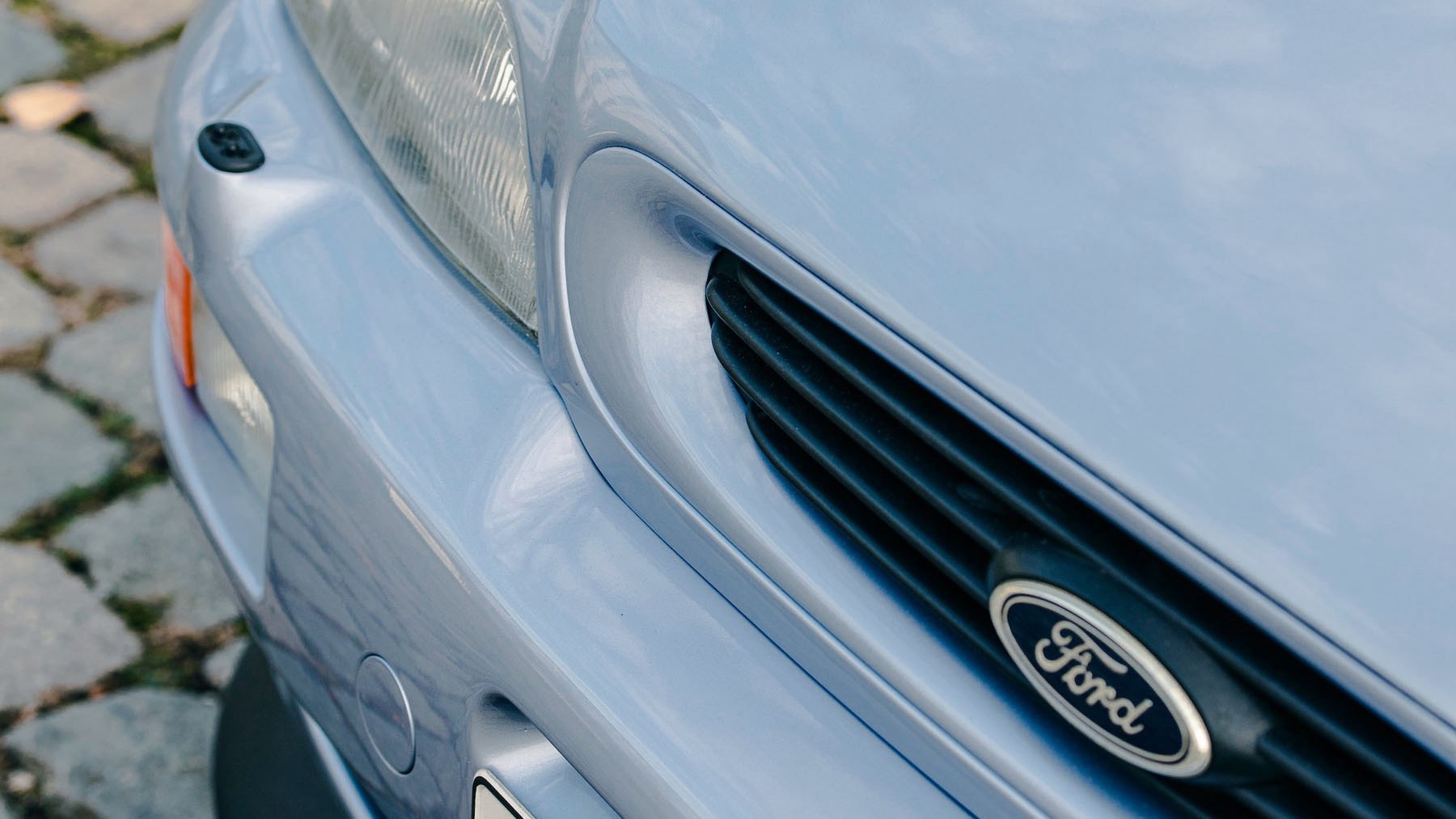 last_Ford_Escort_RS_Cosworth_sale-5