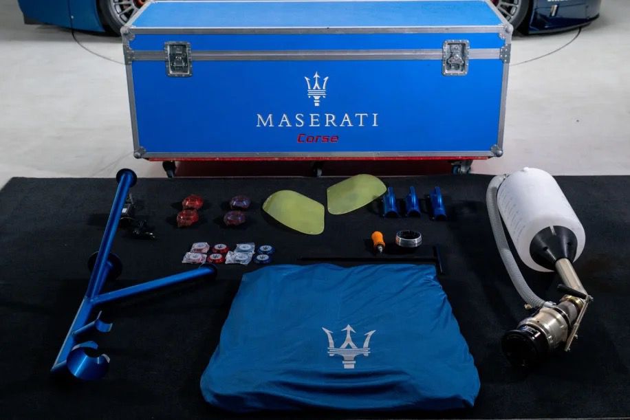 Maserati_MC12_Versione_Corse_sale-19