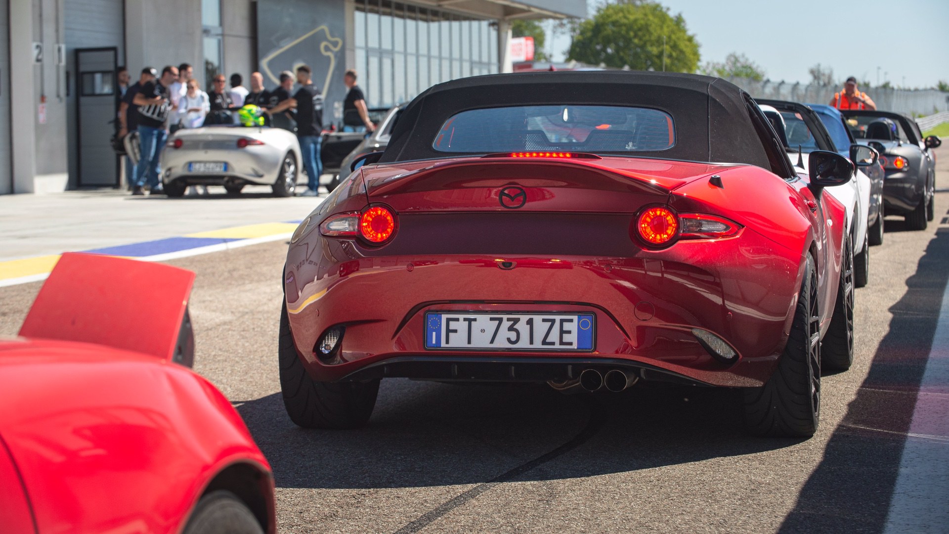 Mazda_MX-5_Guinness_World_Record_013