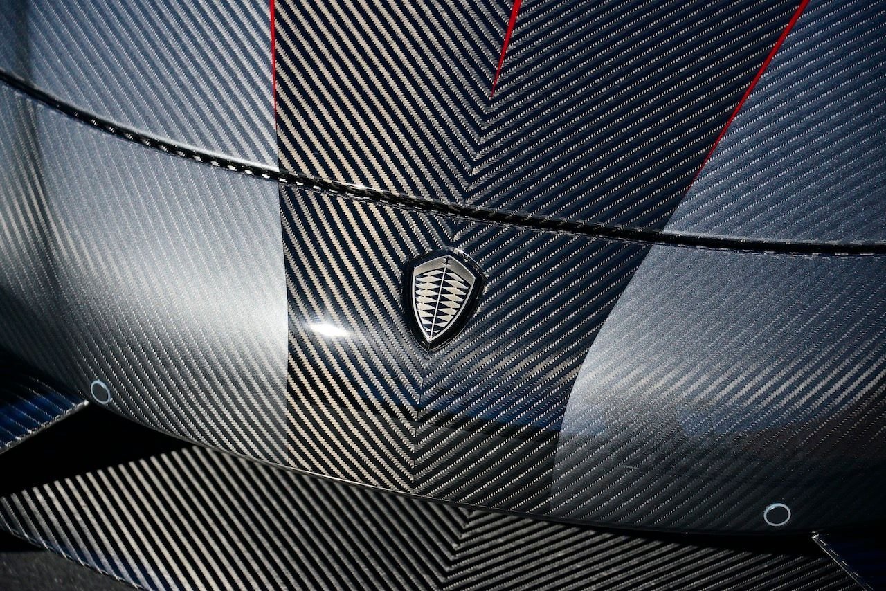 naked_carbon_Koenigsegg_Regera-sale-03