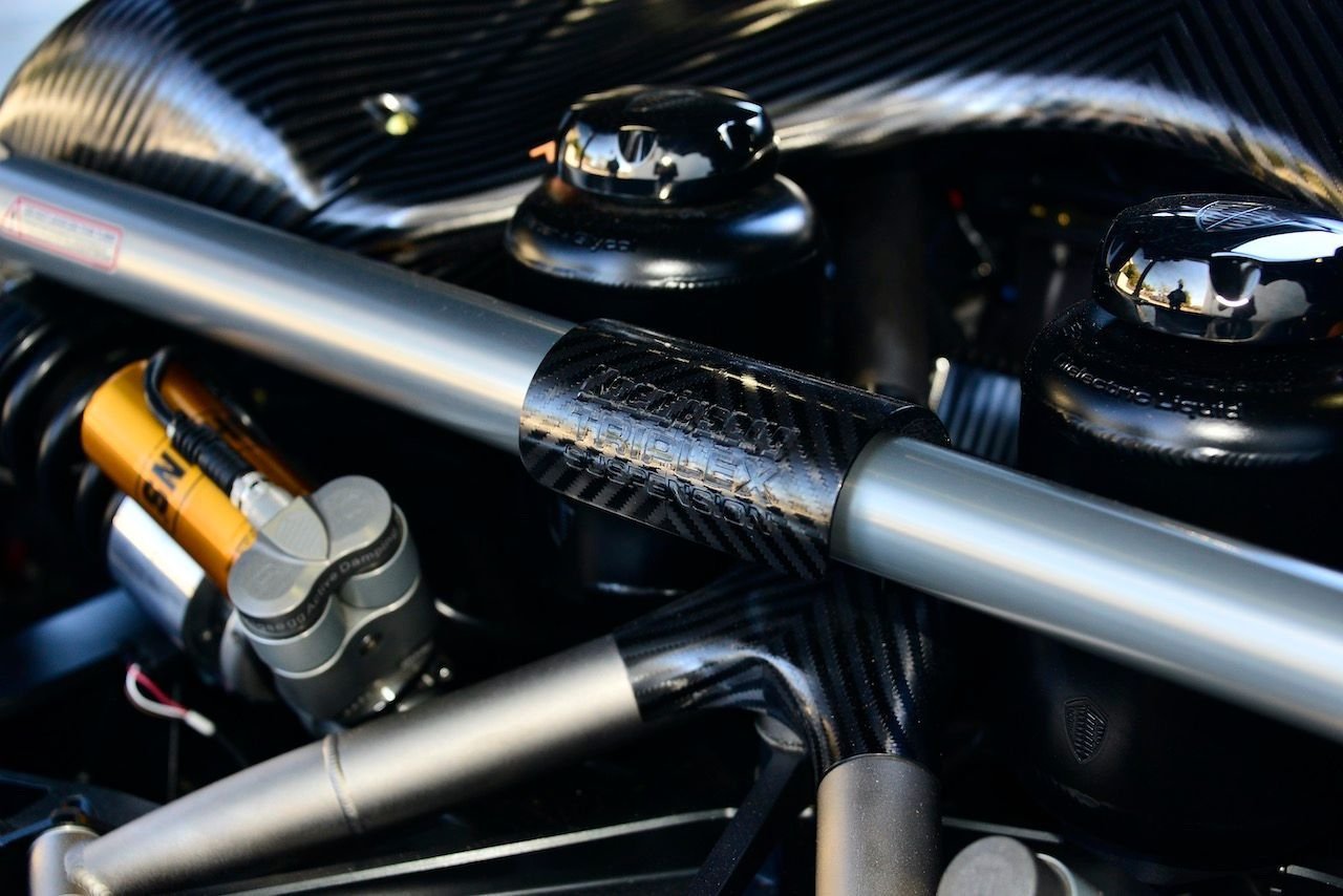naked_carbon_Koenigsegg_Regera-sale-45