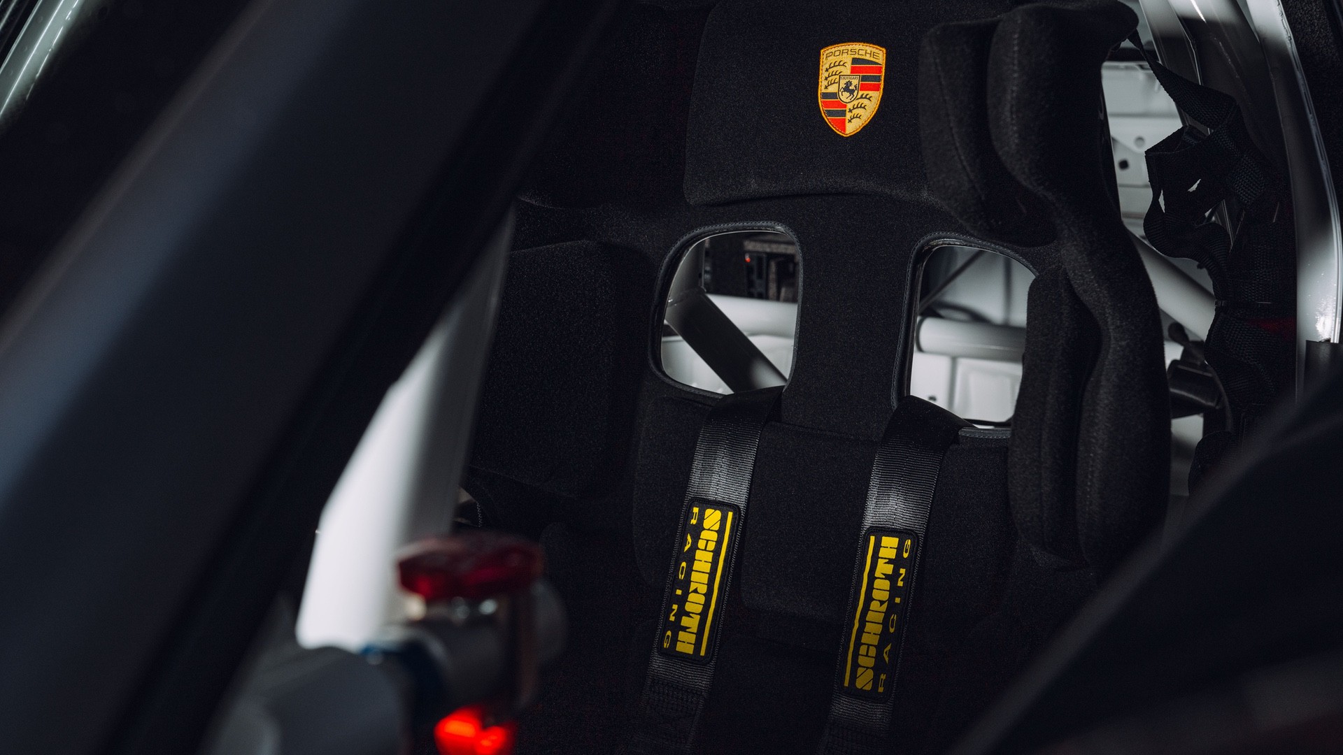 Porsche_911_GT2_RS_Clubsport_25-6