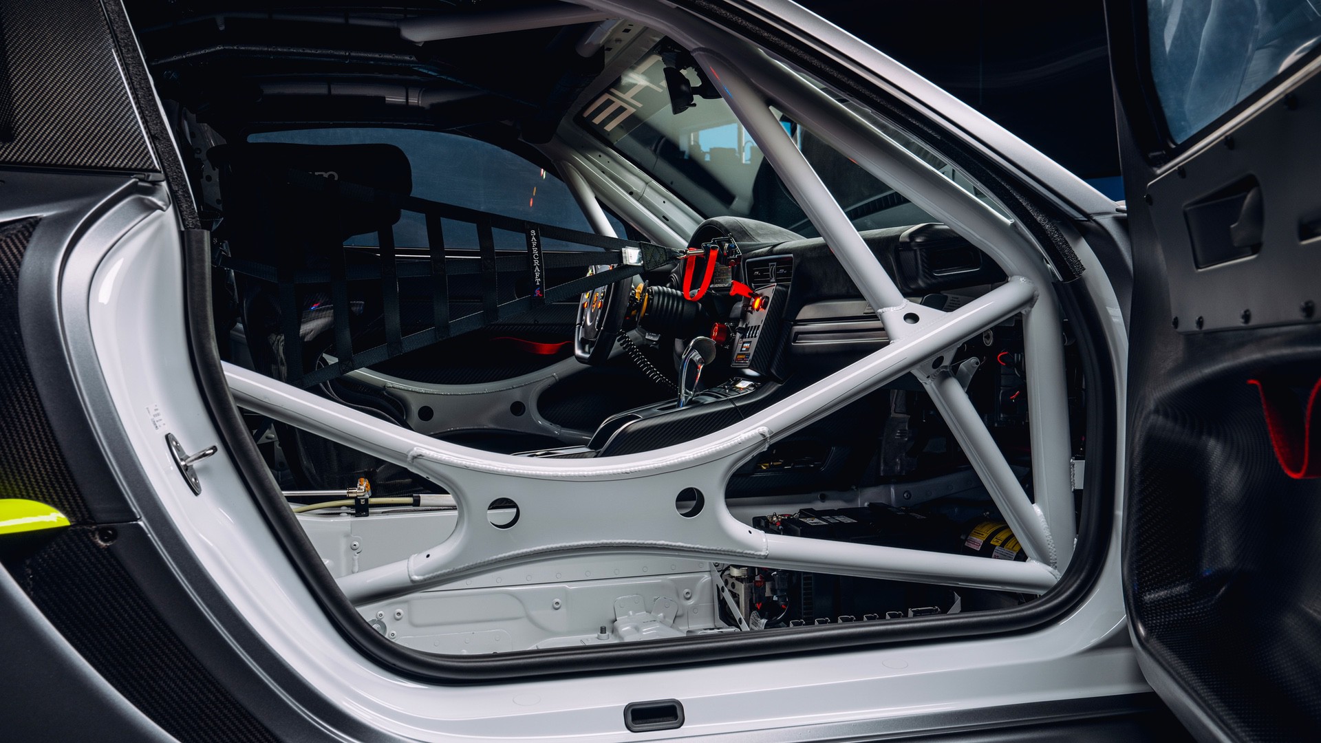 Porsche_911_GT2_RS_Clubsport_25-9
