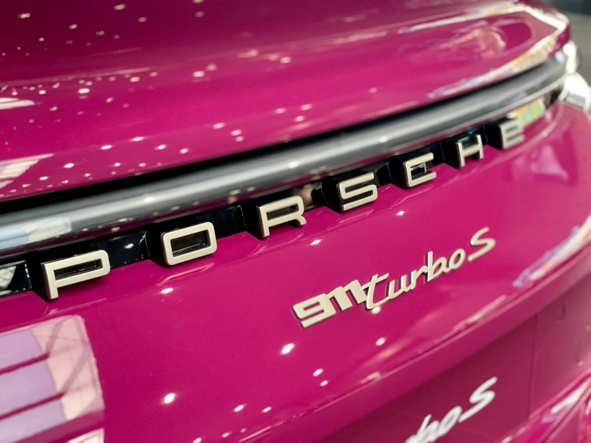 Porsche-911-Turbo-S-Ruby-Star-color-6