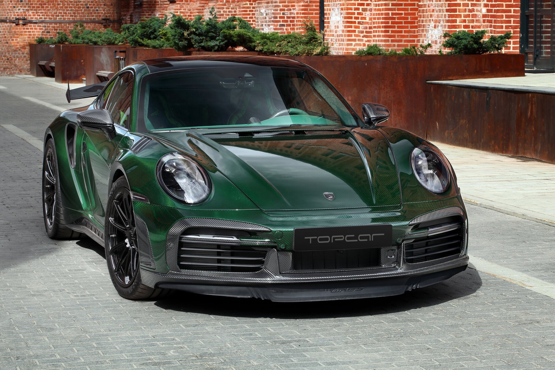 Porsche_911_Turbo_S_Stinger_GTR_Carbon_Edition_1