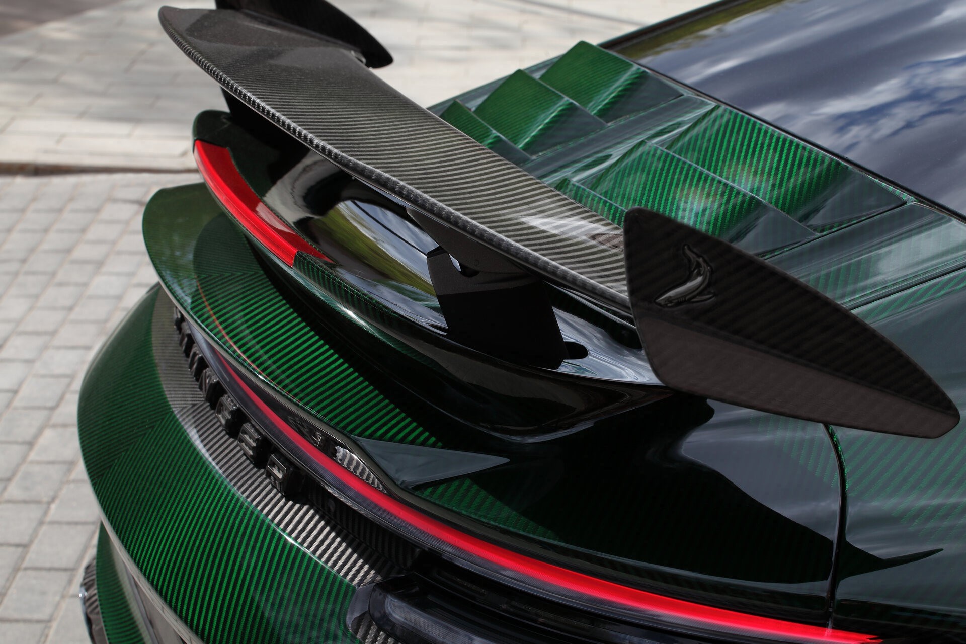 Porsche_911_Turbo_S_Stinger_GTR_Carbon_Edition_15