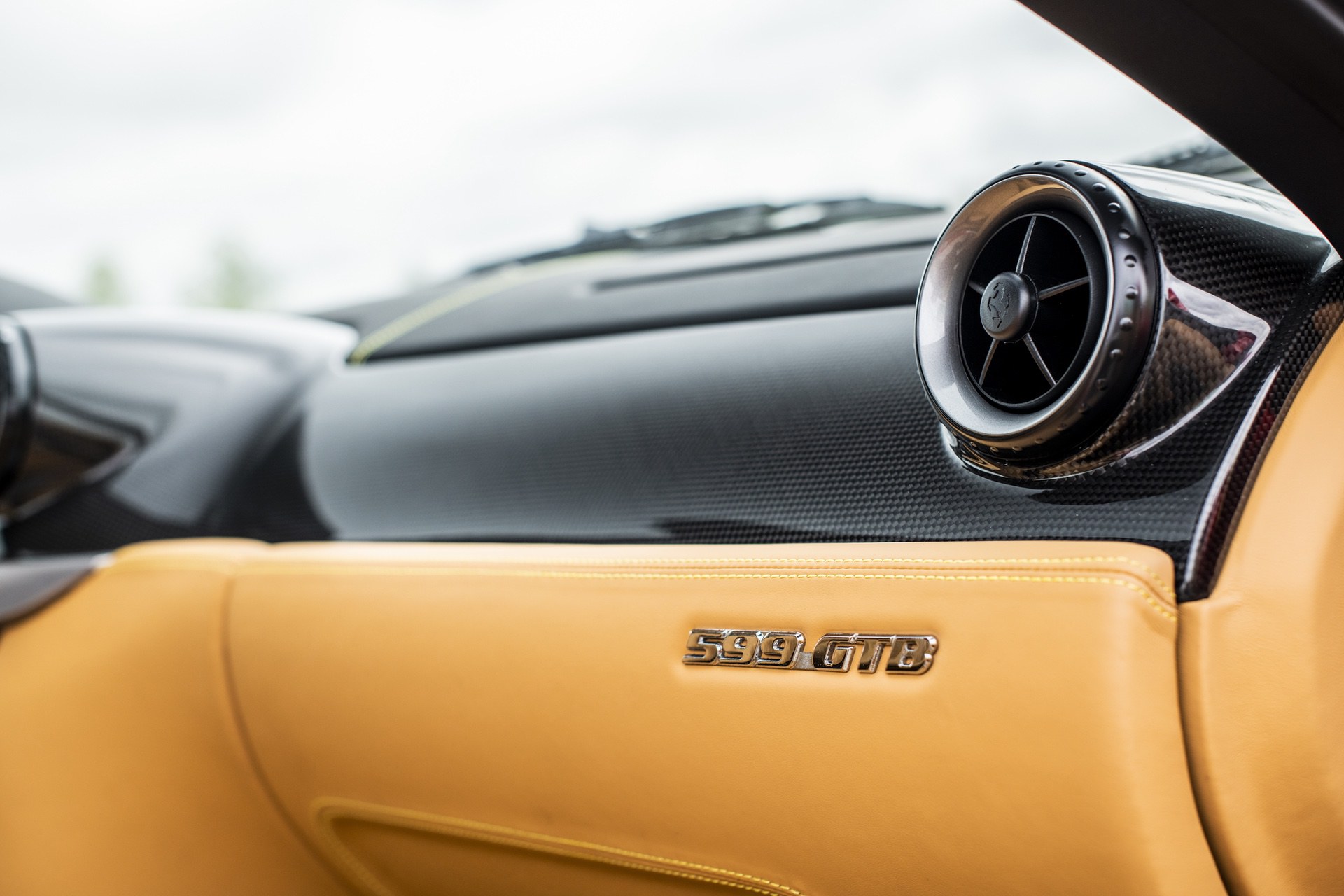 2009_Ferrari_599_GTB_Fiorano_manual_sale-12