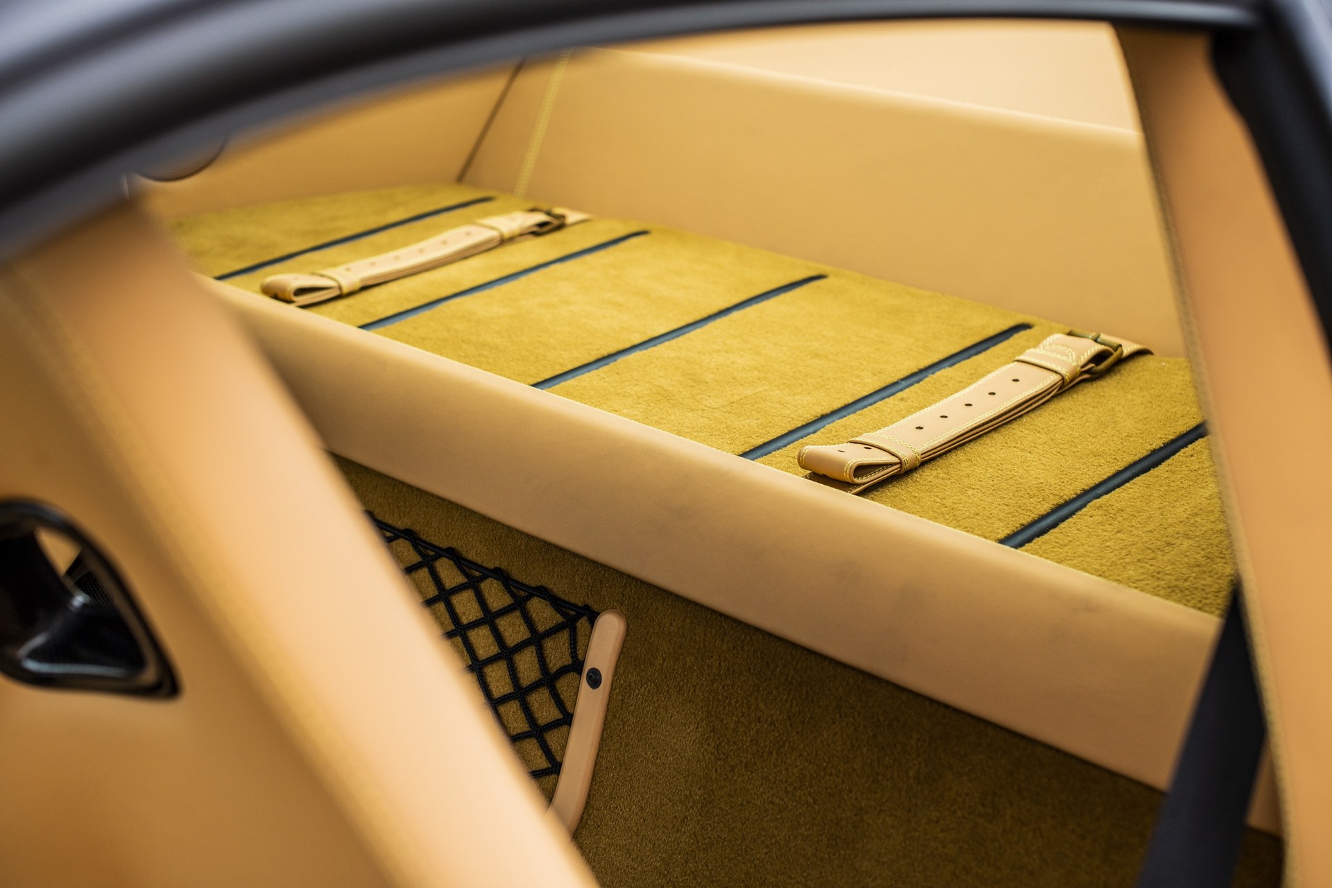 2009_Ferrari_599_GTB_Fiorano_manual_sale-25