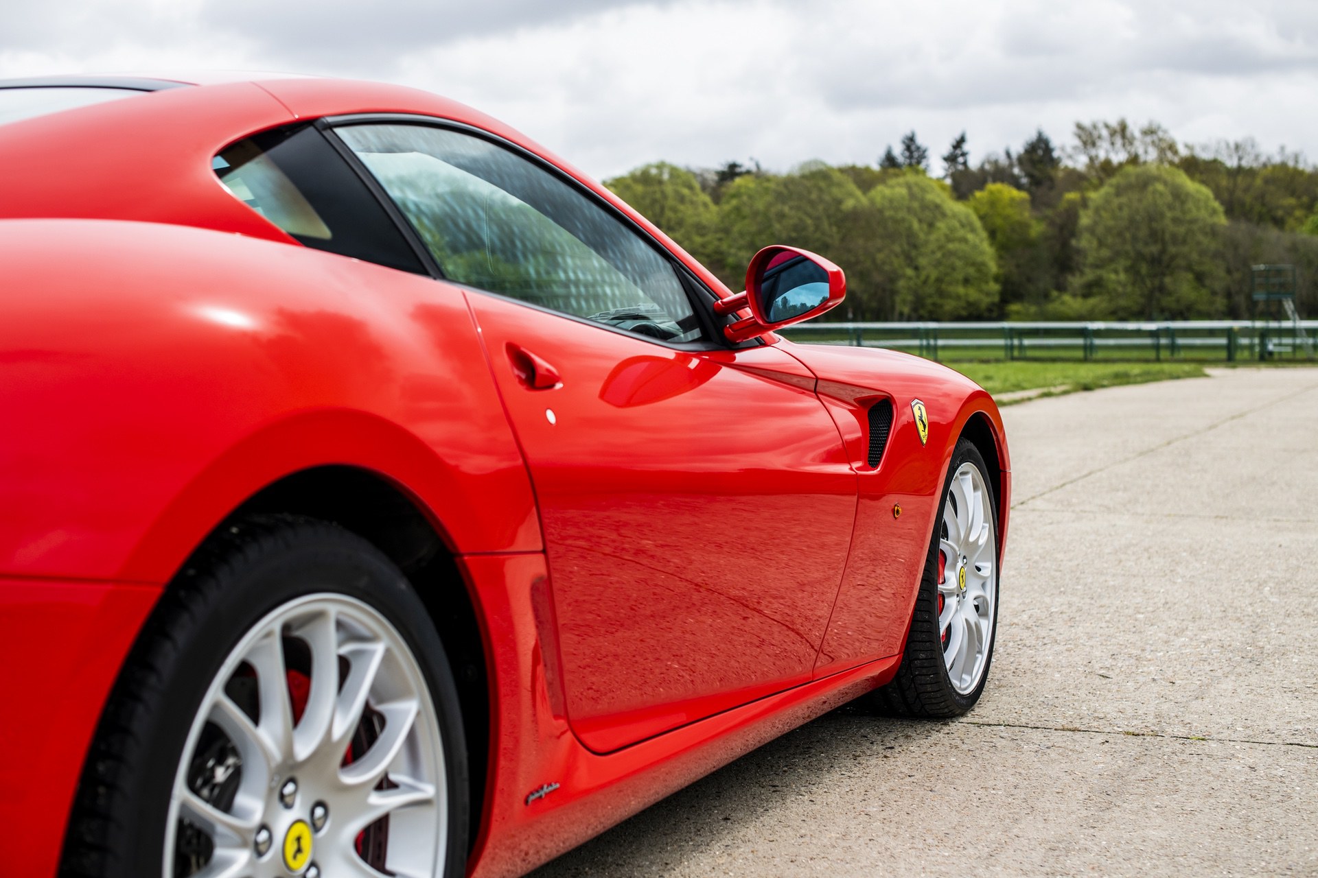 2009_Ferrari_599_GTB_Fiorano_manual_sale-38
