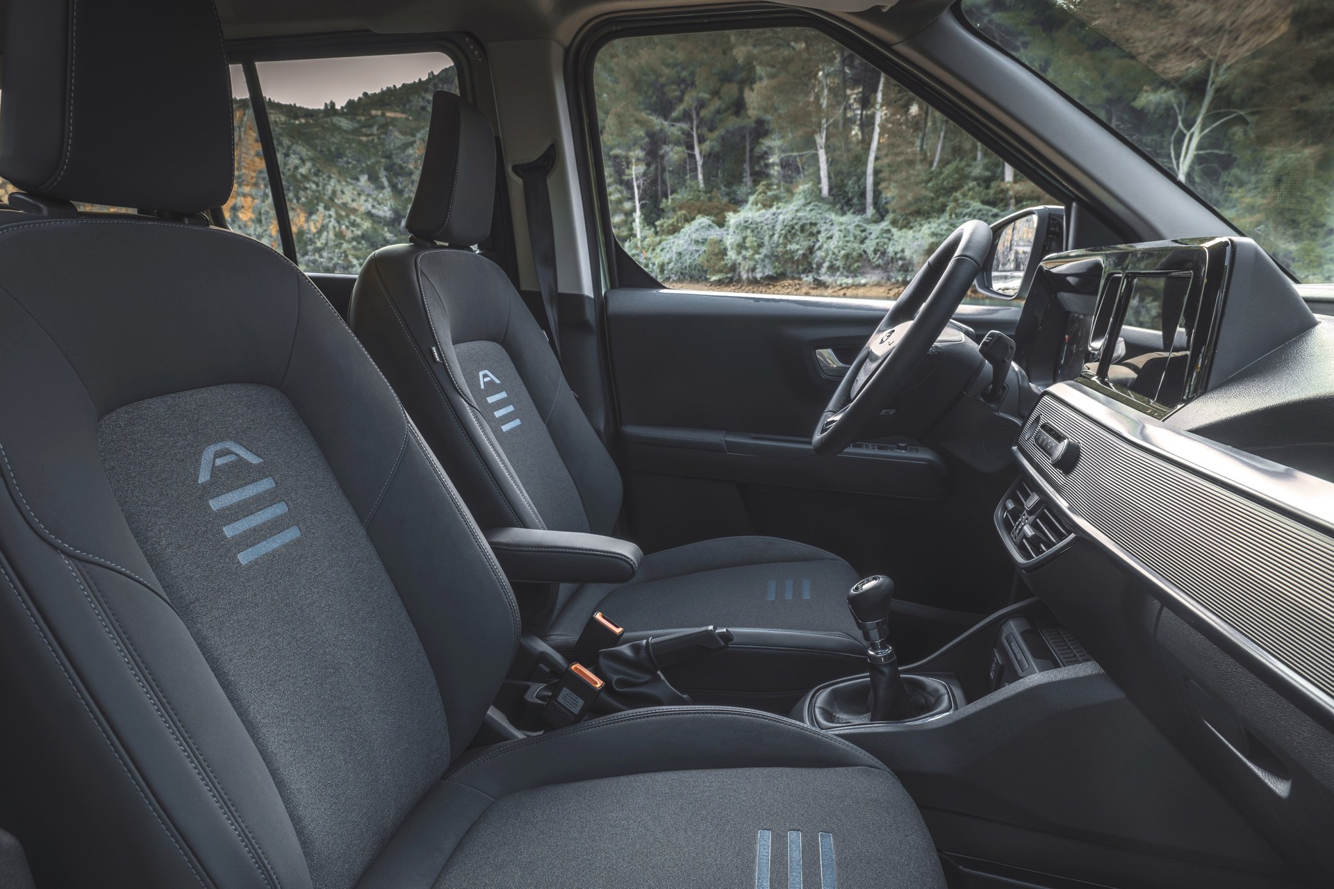 2023_FORD_Tourneo-Courier_Active_12_Interior