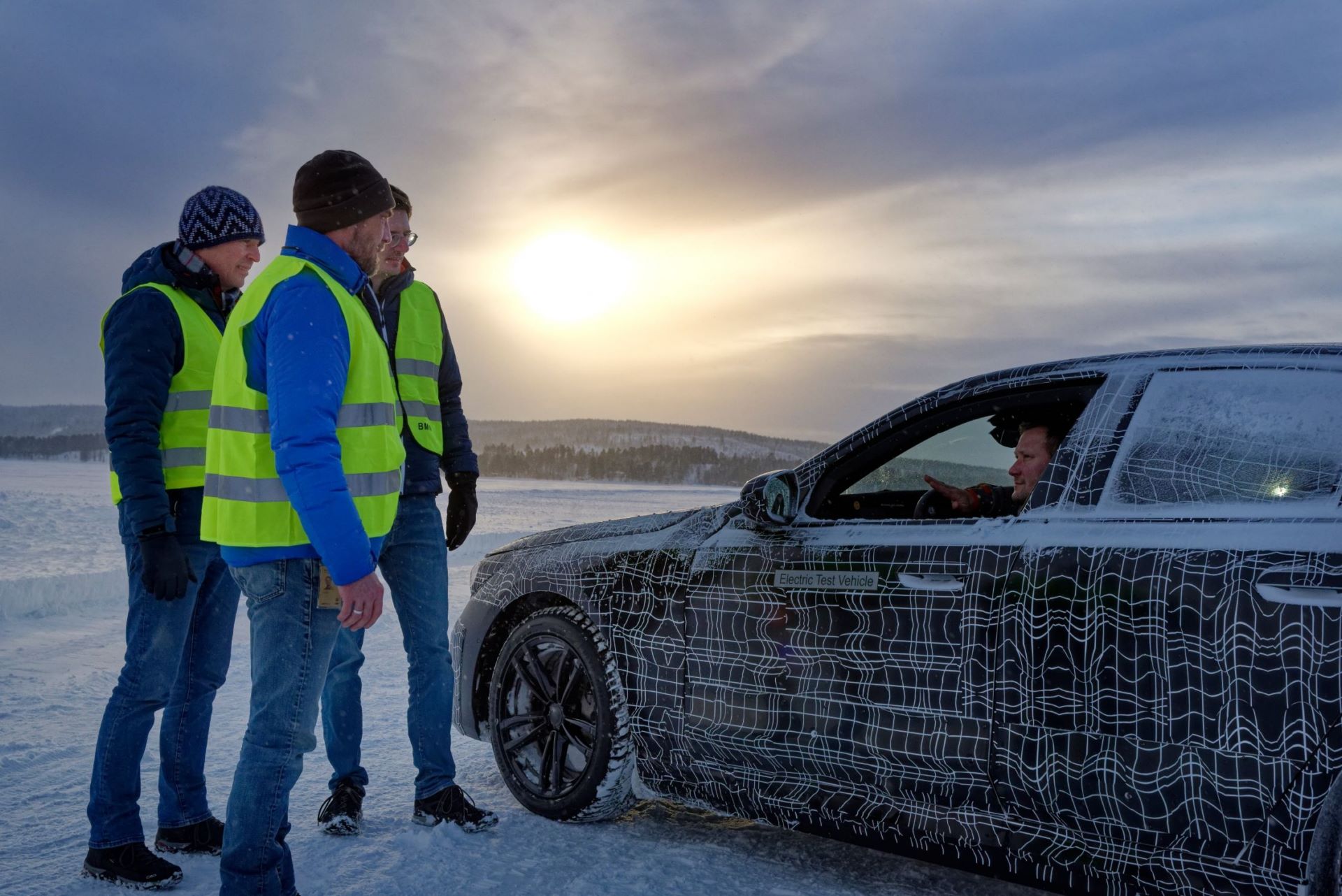 BMW-i5-winter-tests-36