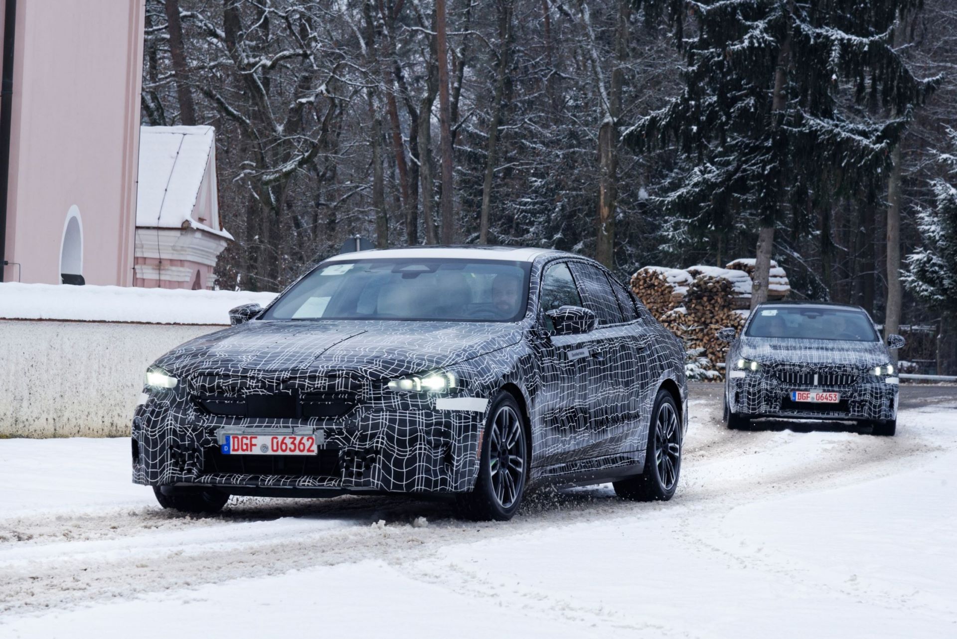 BMW-i5-winter-tests-41