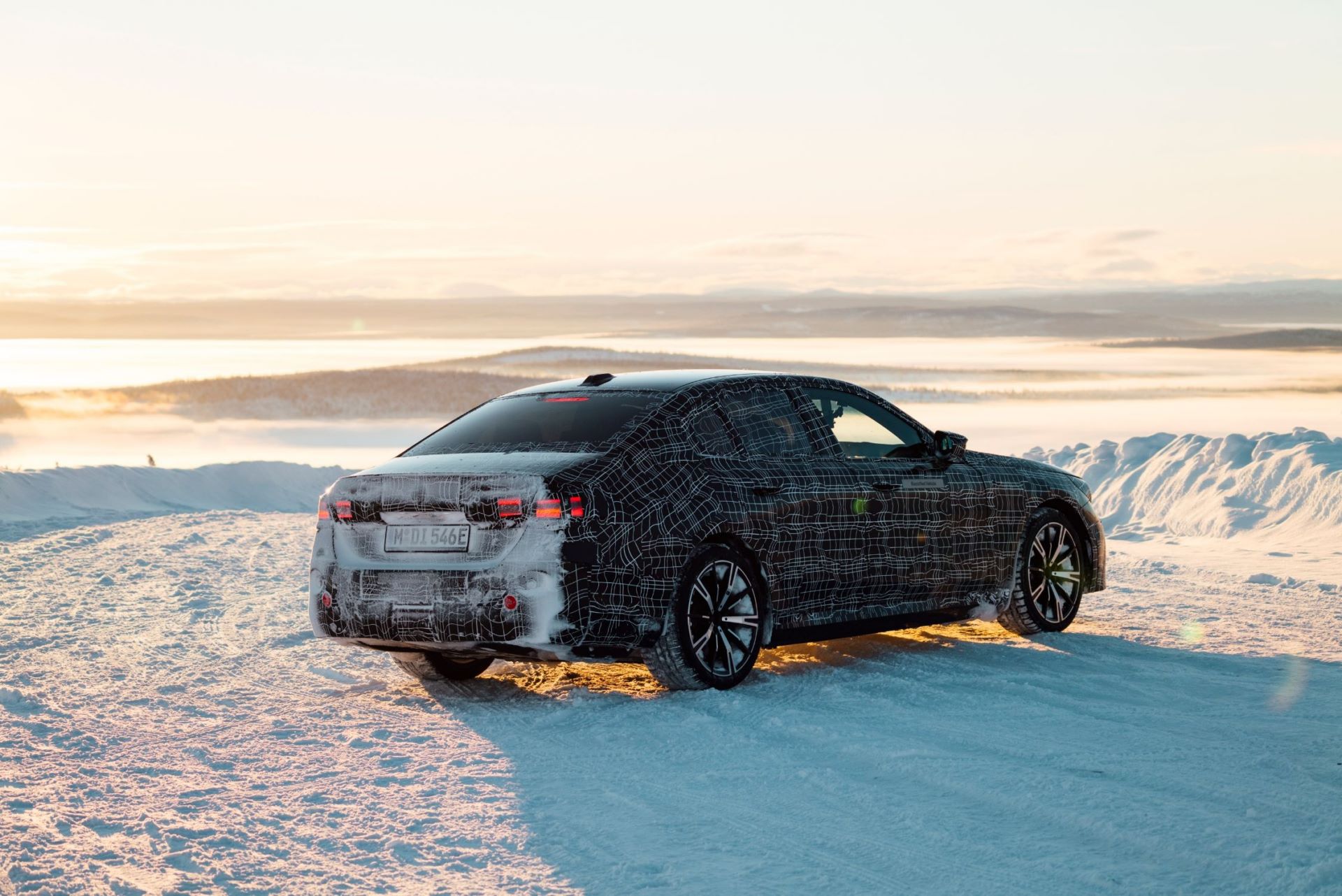 BMW-i5-winter-tests-58