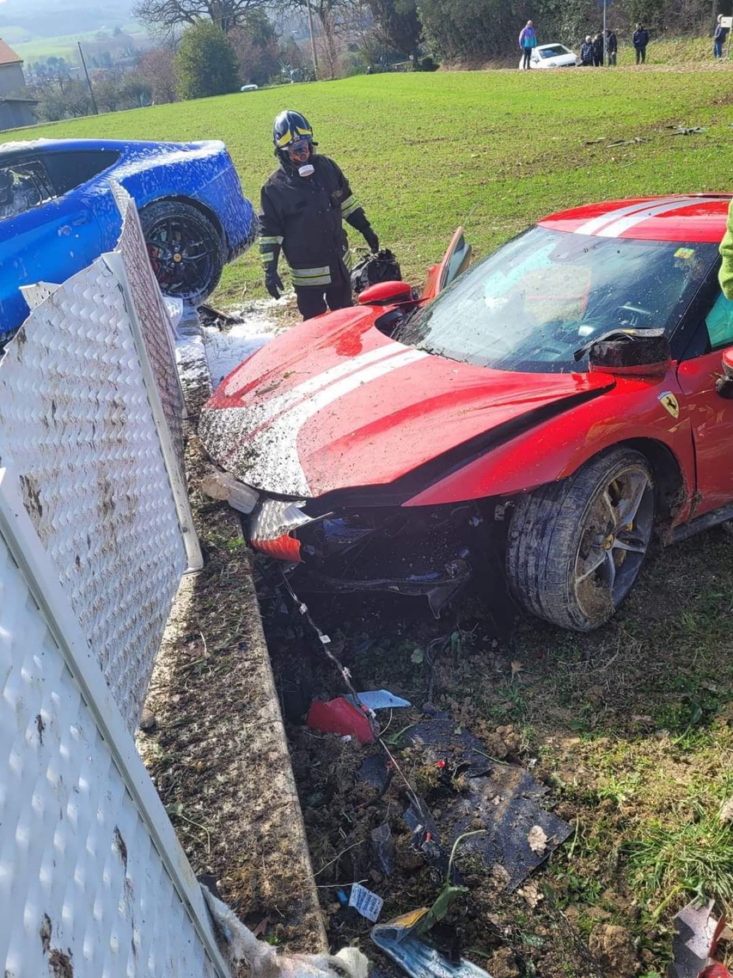 Ferrari-crash-8