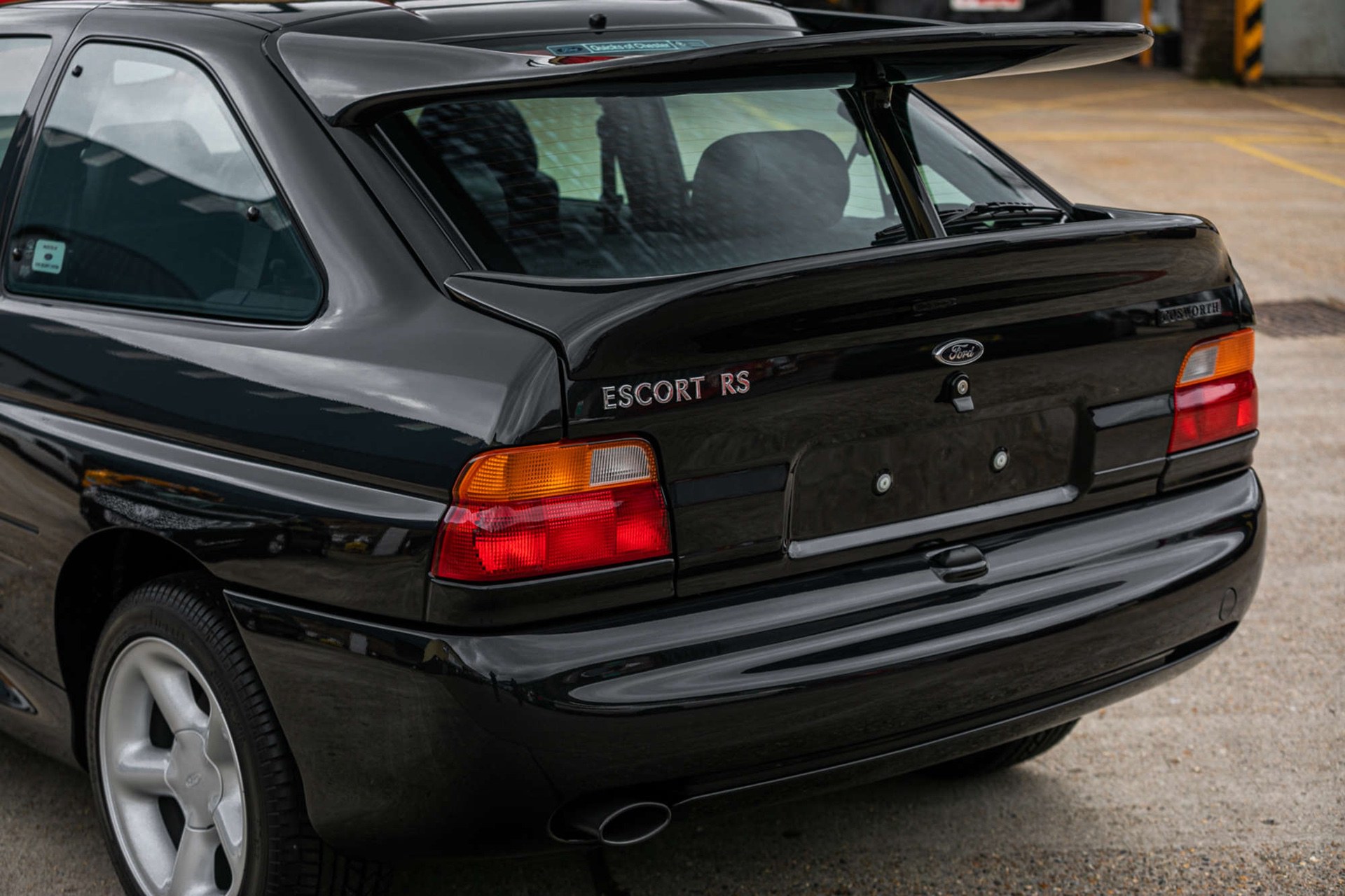 1996_Ford_Escort_RS_Cosworth_blacj_auction-15