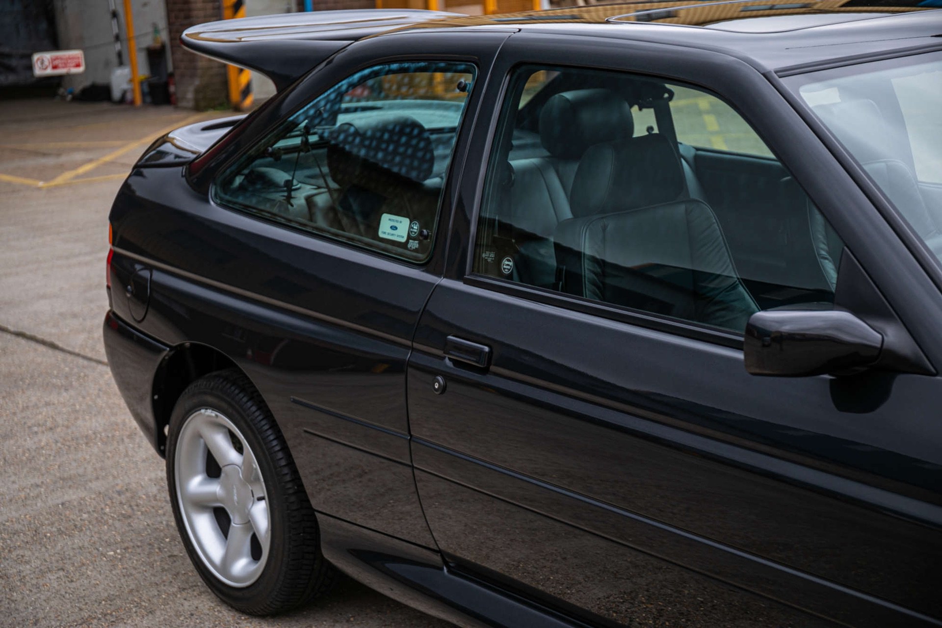 1996_Ford_Escort_RS_Cosworth_blacj_auction-16