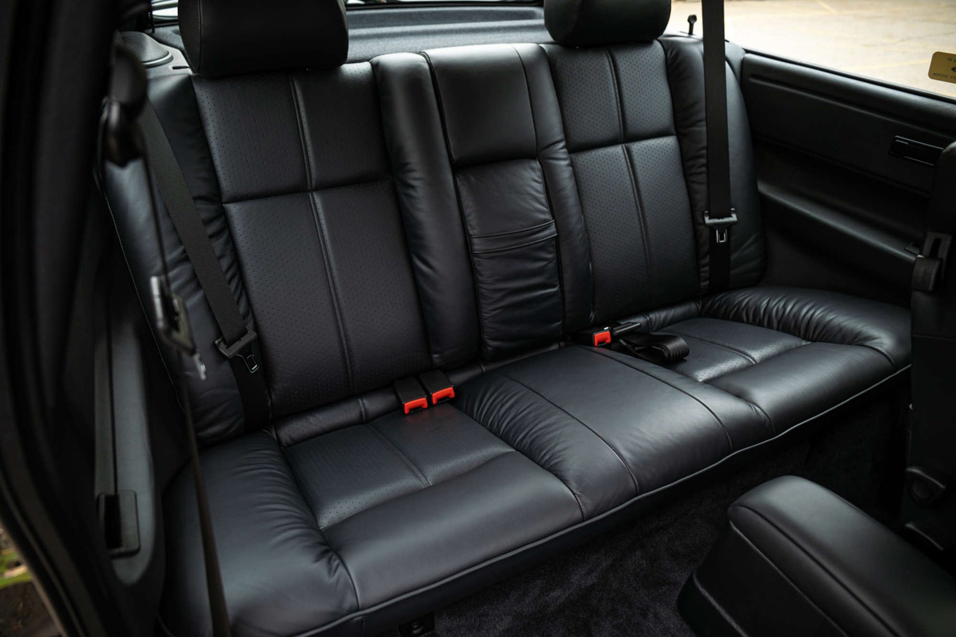 1996_Ford_Escort_RS_Cosworth_blacj_auction-17