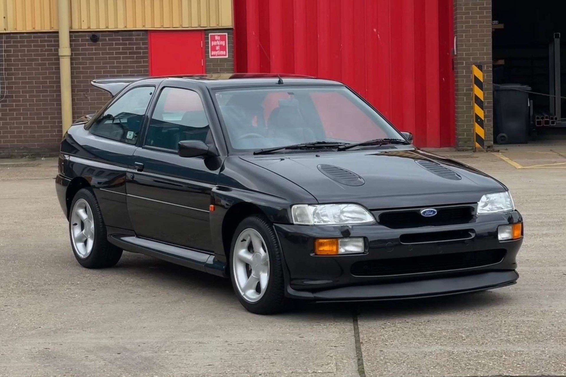 1996_Ford_Escort_RS_Cosworth_blacj_auction-2