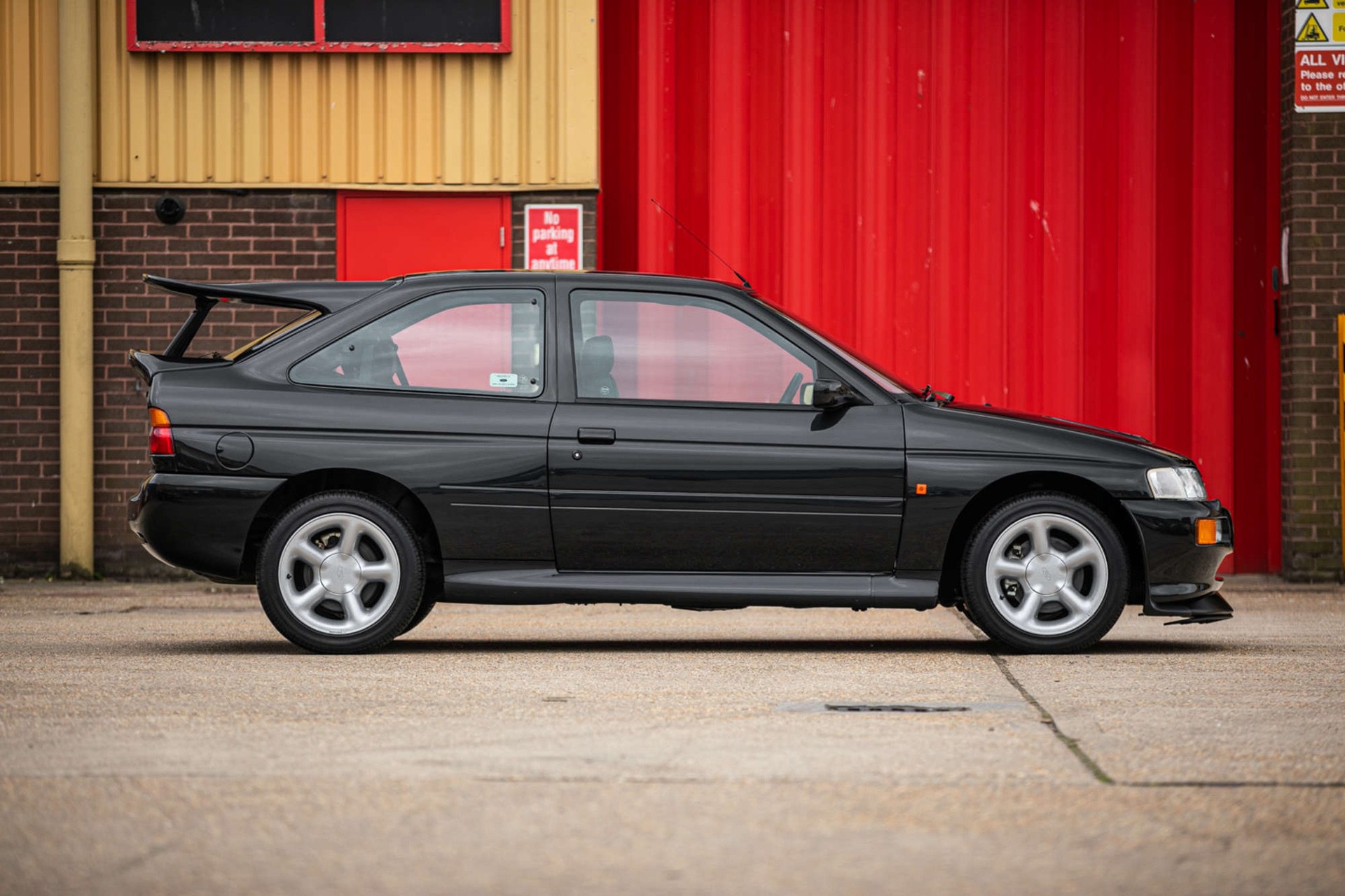 1996_Ford_Escort_RS_Cosworth_blacj_auction-4