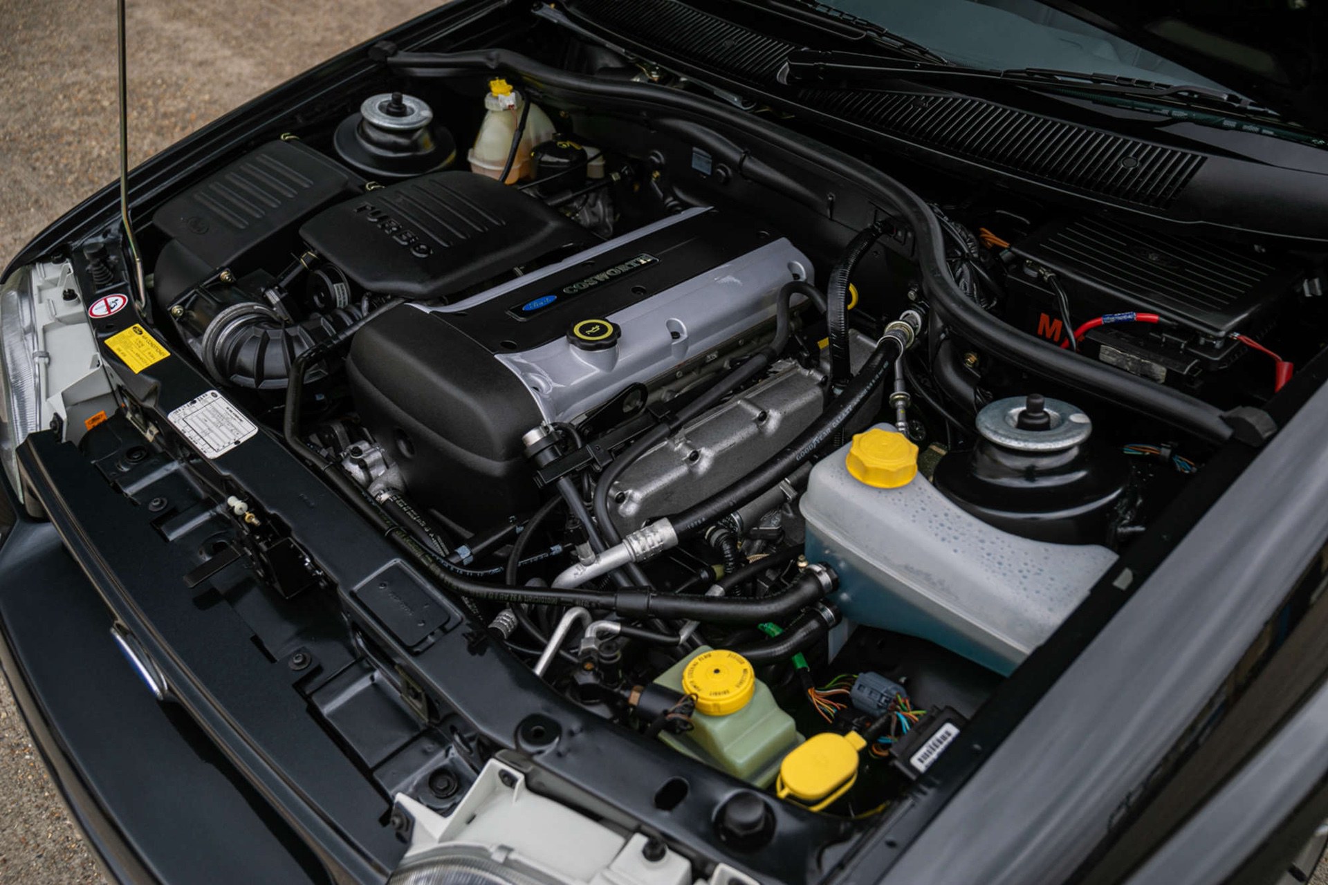 1996_Ford_Escort_RS_Cosworth_blacj_auction-6